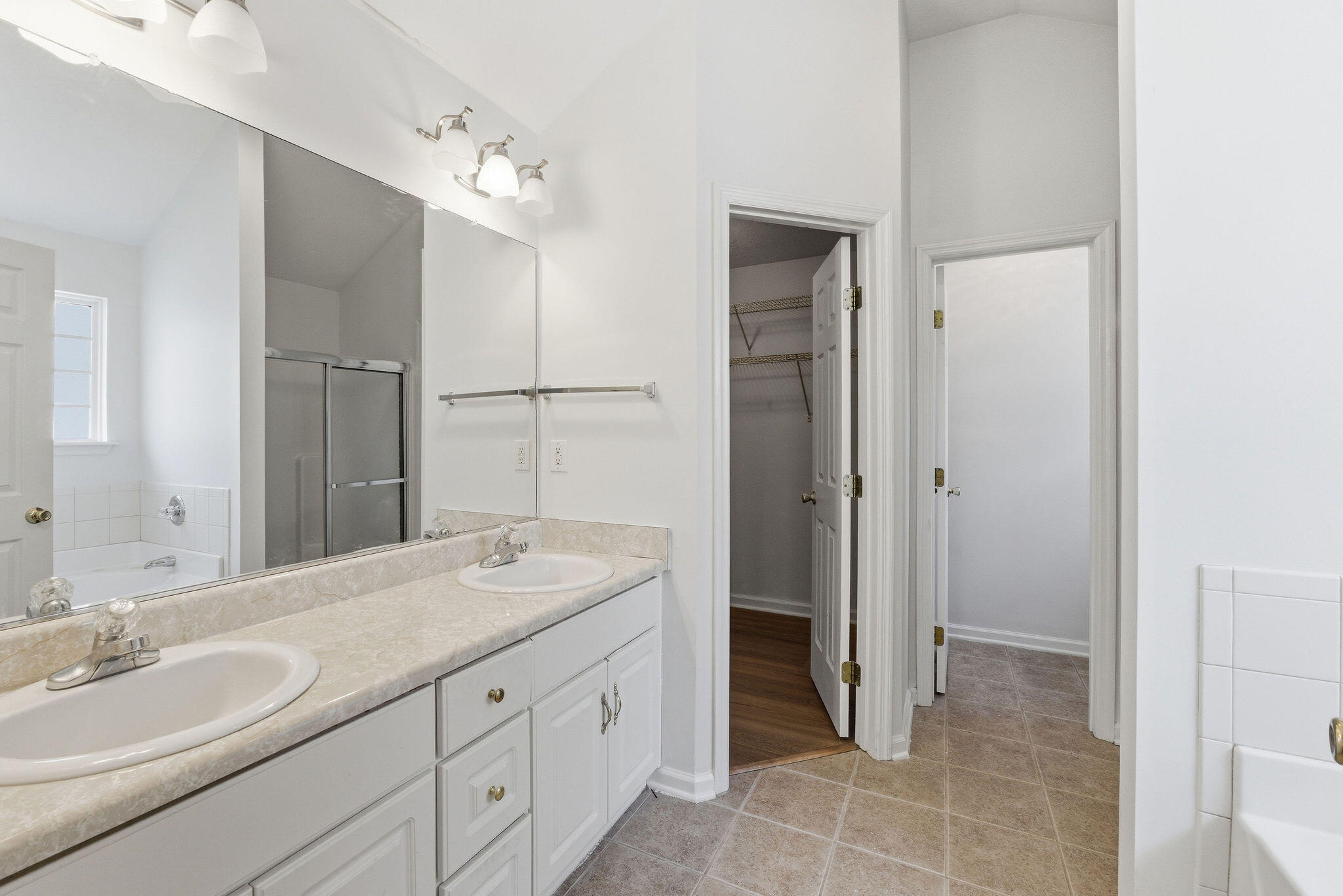 930 Cannock Street Property Photo 24