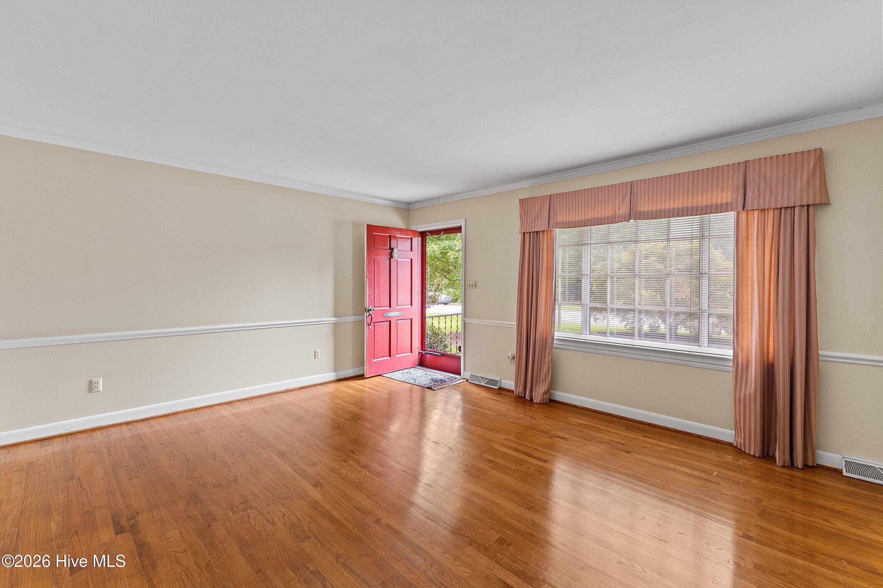 1101 S Walnut Drive Property Photo 6