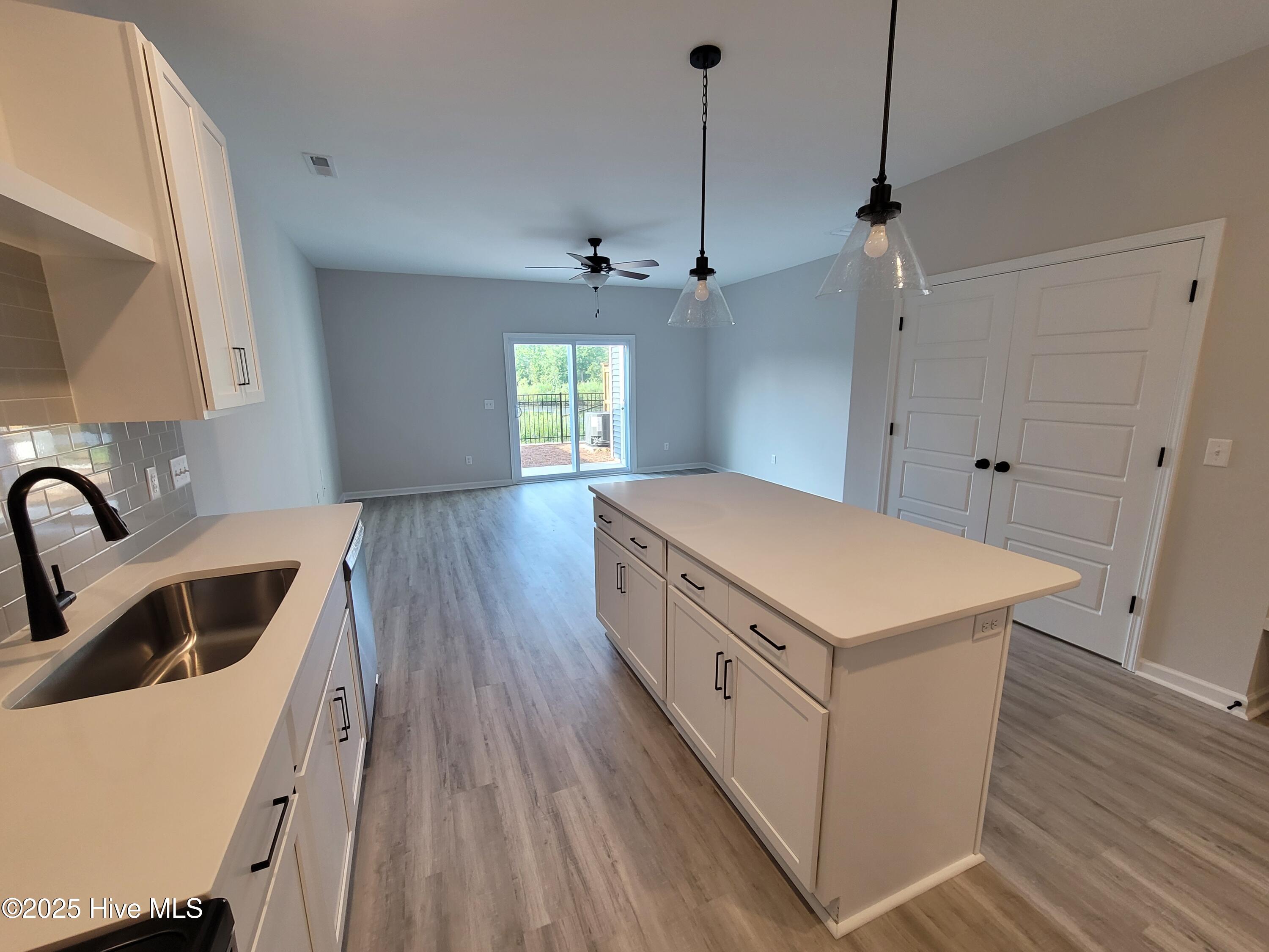 8381 Paramount Point Property Photo 2