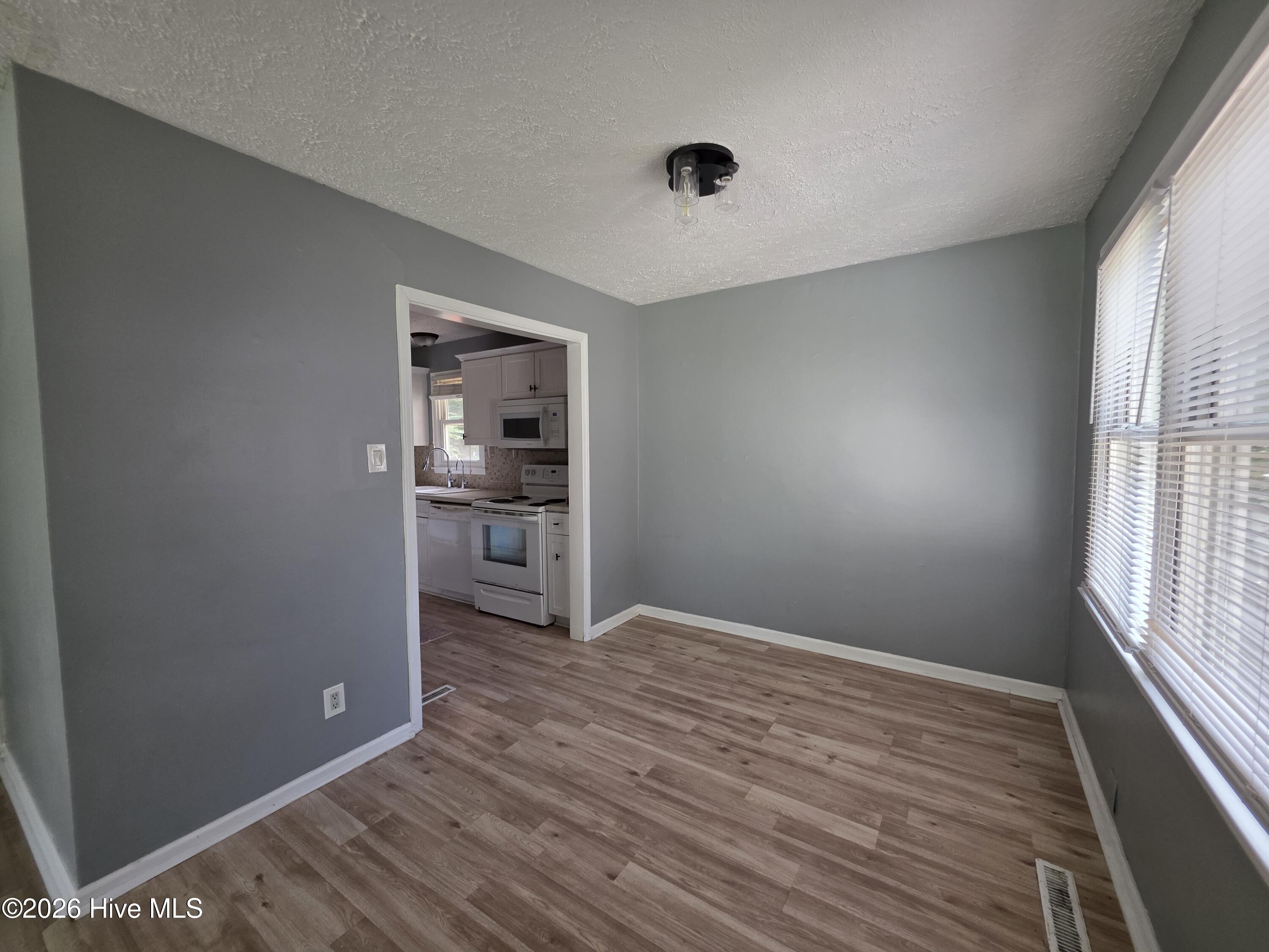 409 Jarman Street Property Photo 7