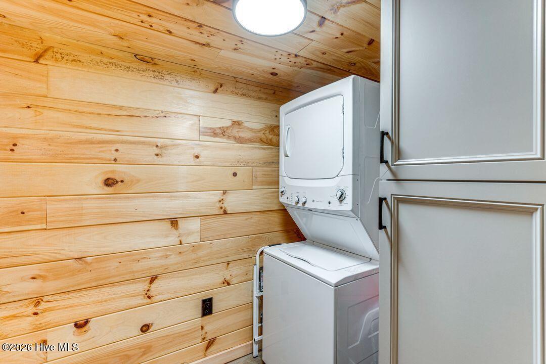 662 Hilltop Lane Property Photo 26