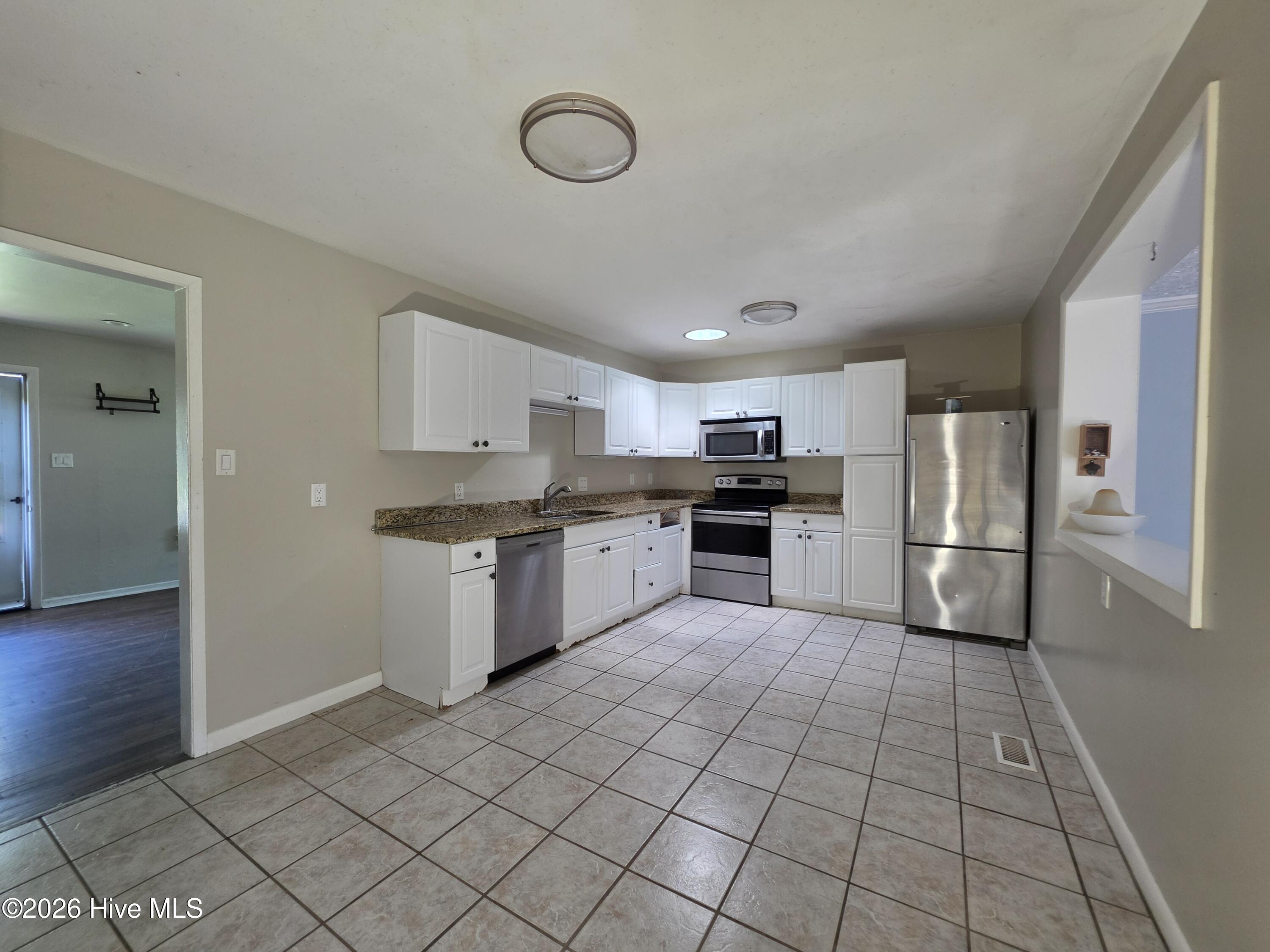 708 Barn Street Property Photo 4