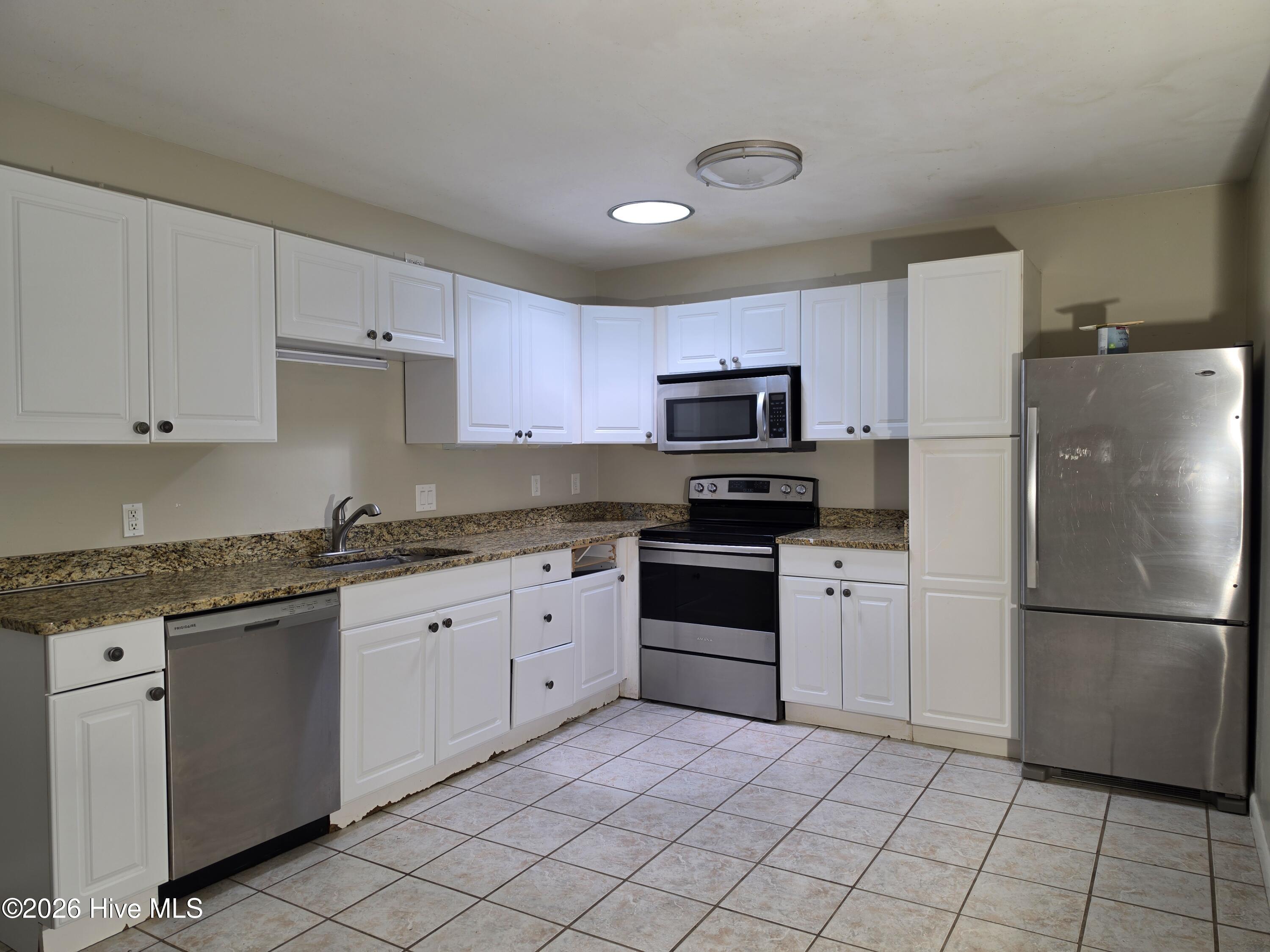 708 Barn Street Property Photo 6