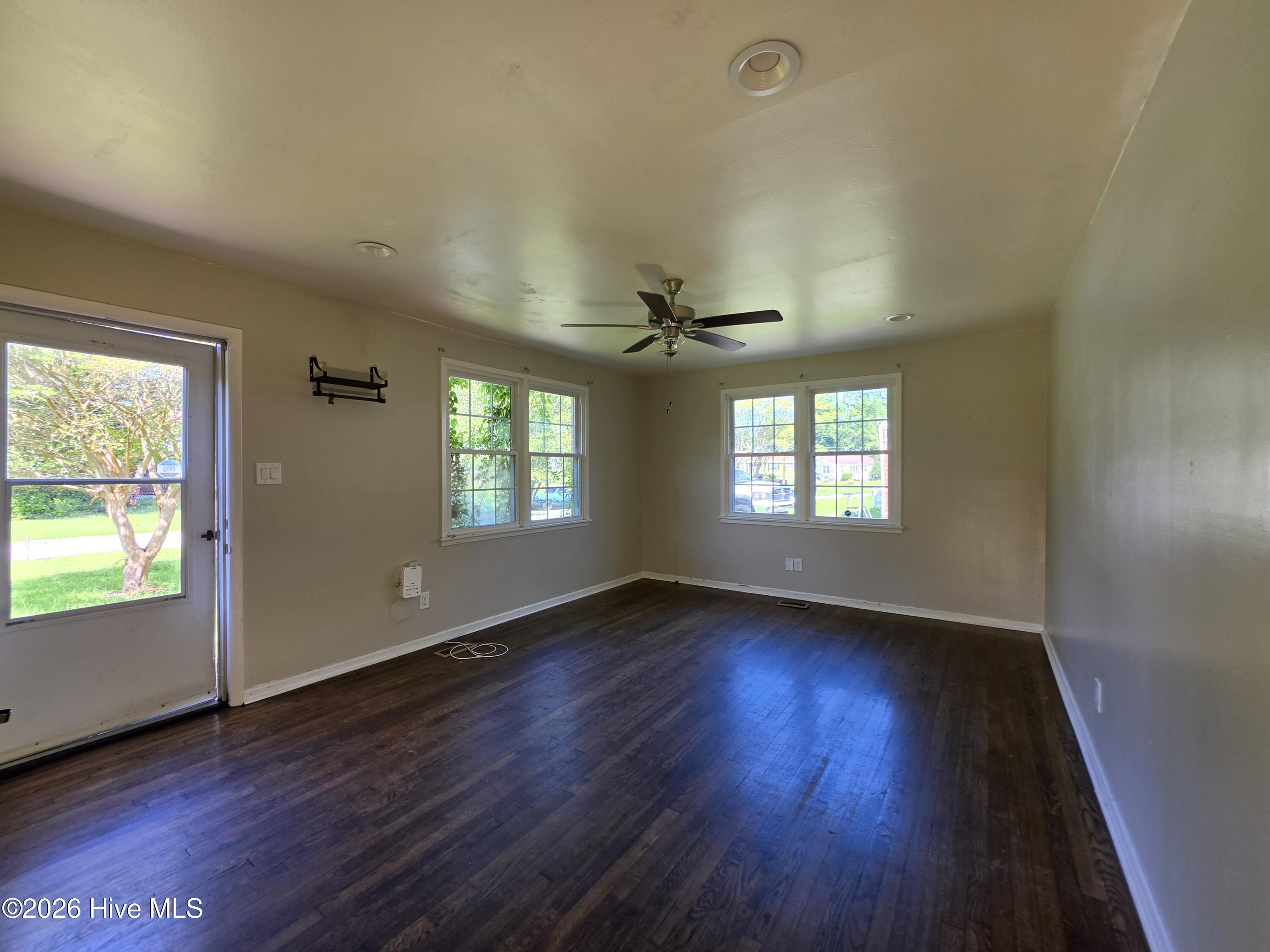 708 Barn Street Property Photo 23