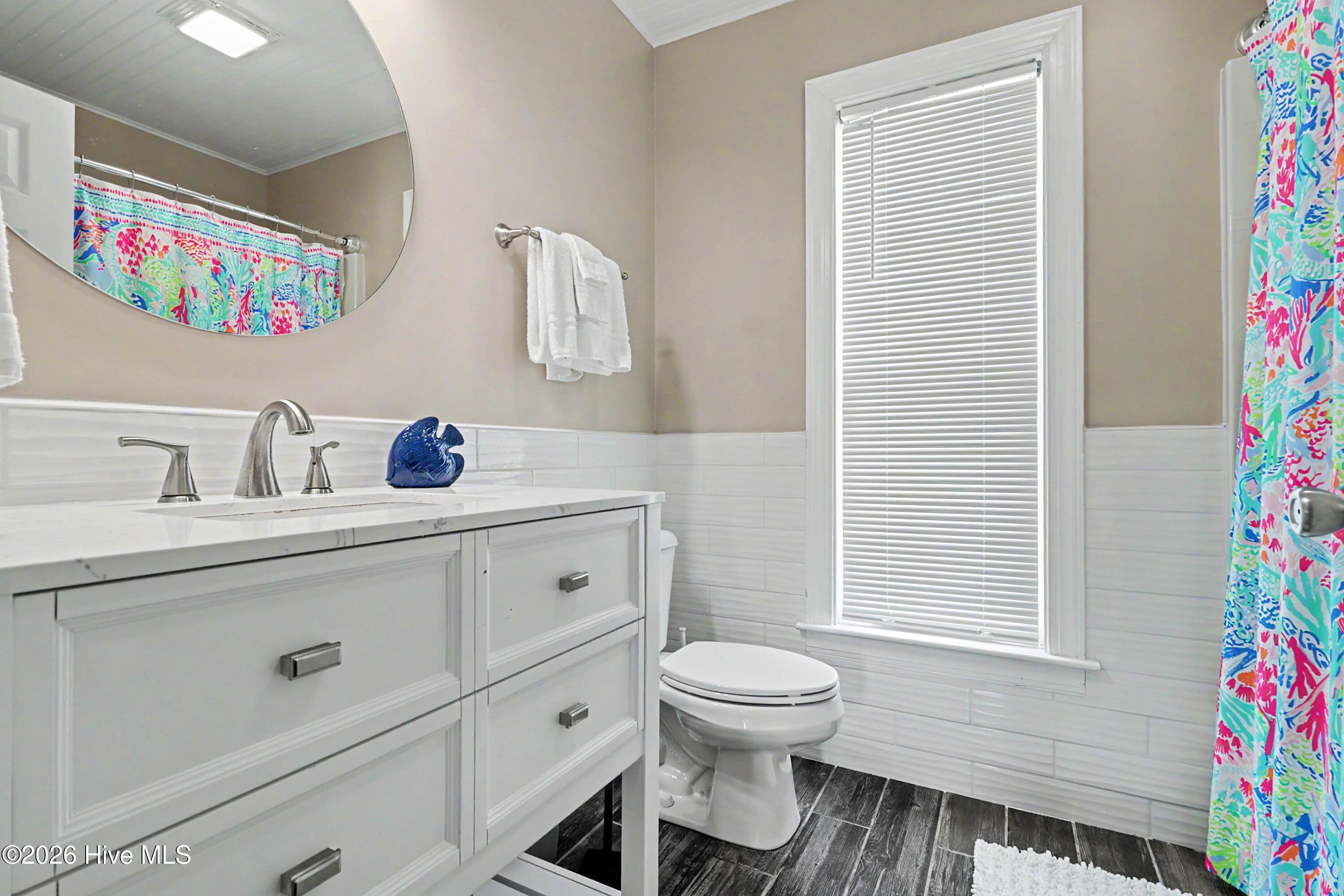 2227 E Beach Drive Property Photo 23