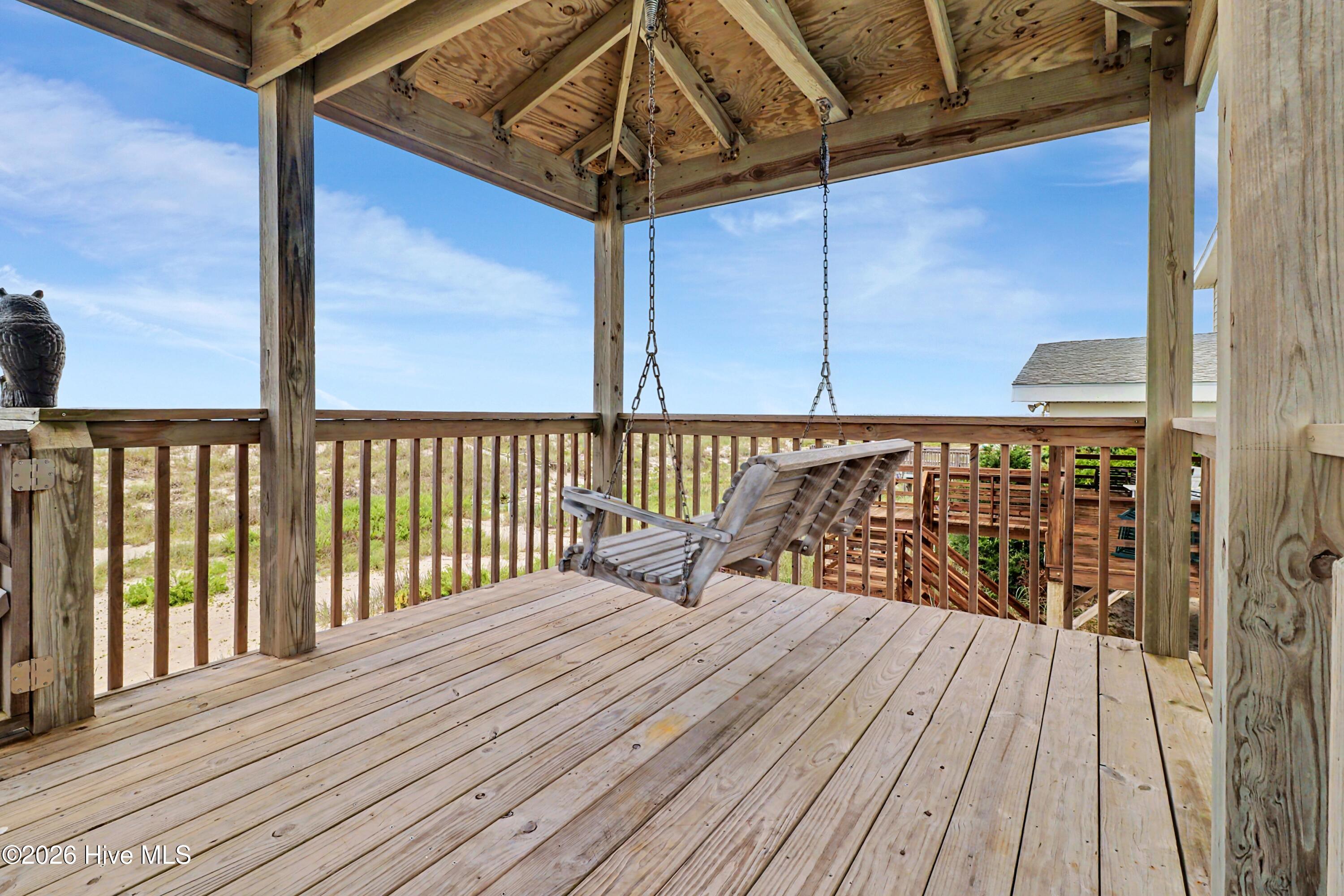 2227 E Beach Drive Property Photo 37