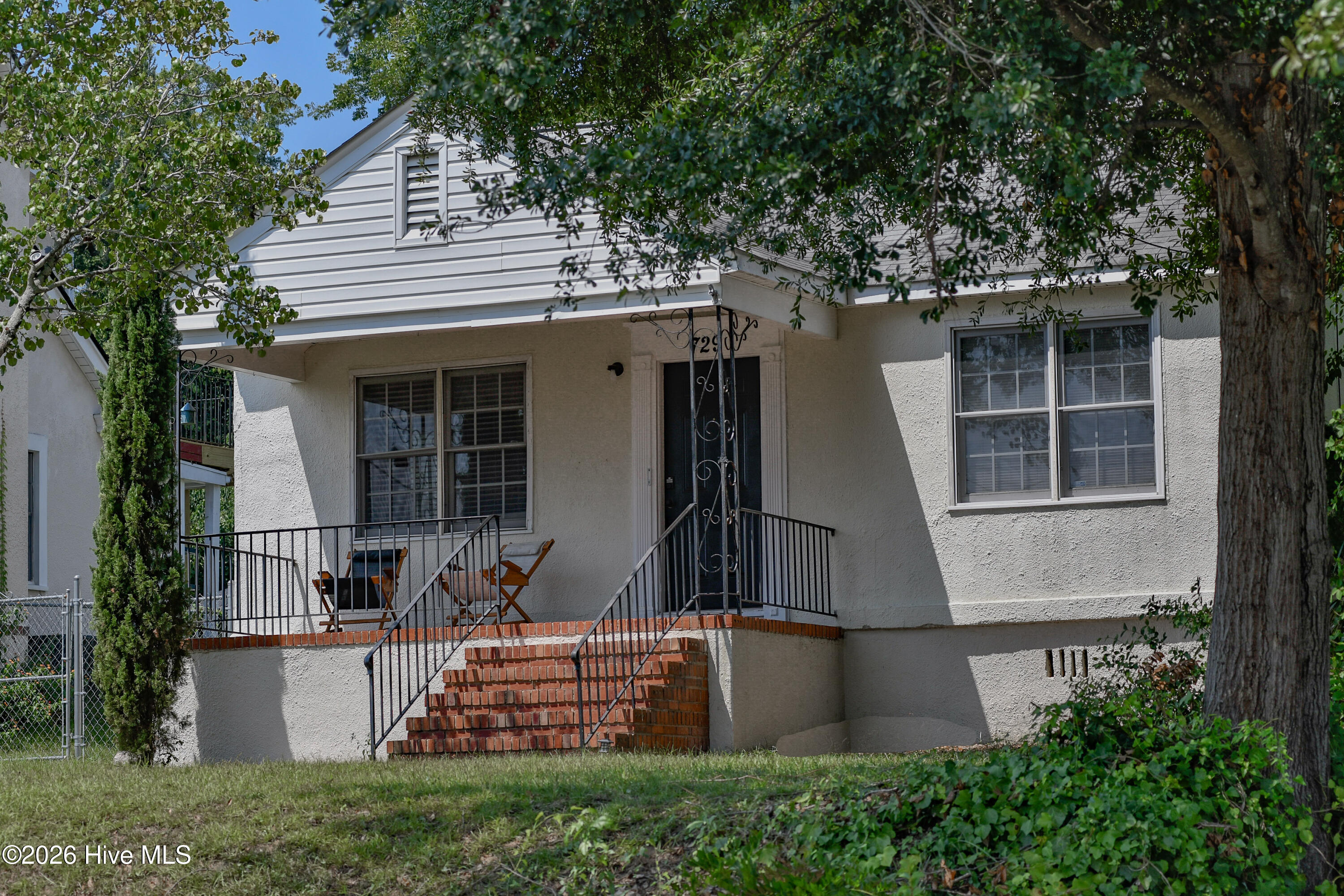 729 Heard Avenue Property Photo 1