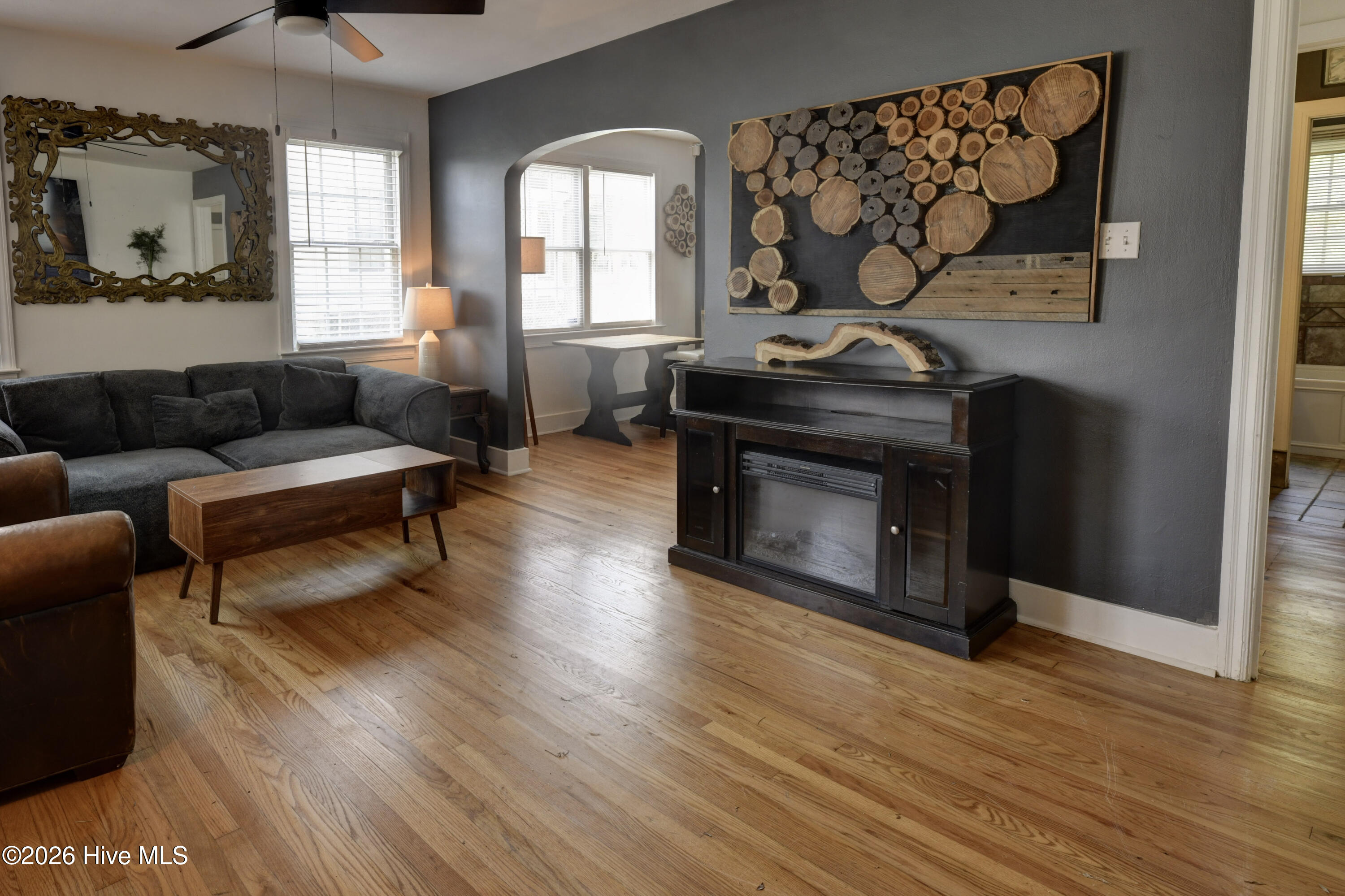 729 Heard Avenue Property Photo 3