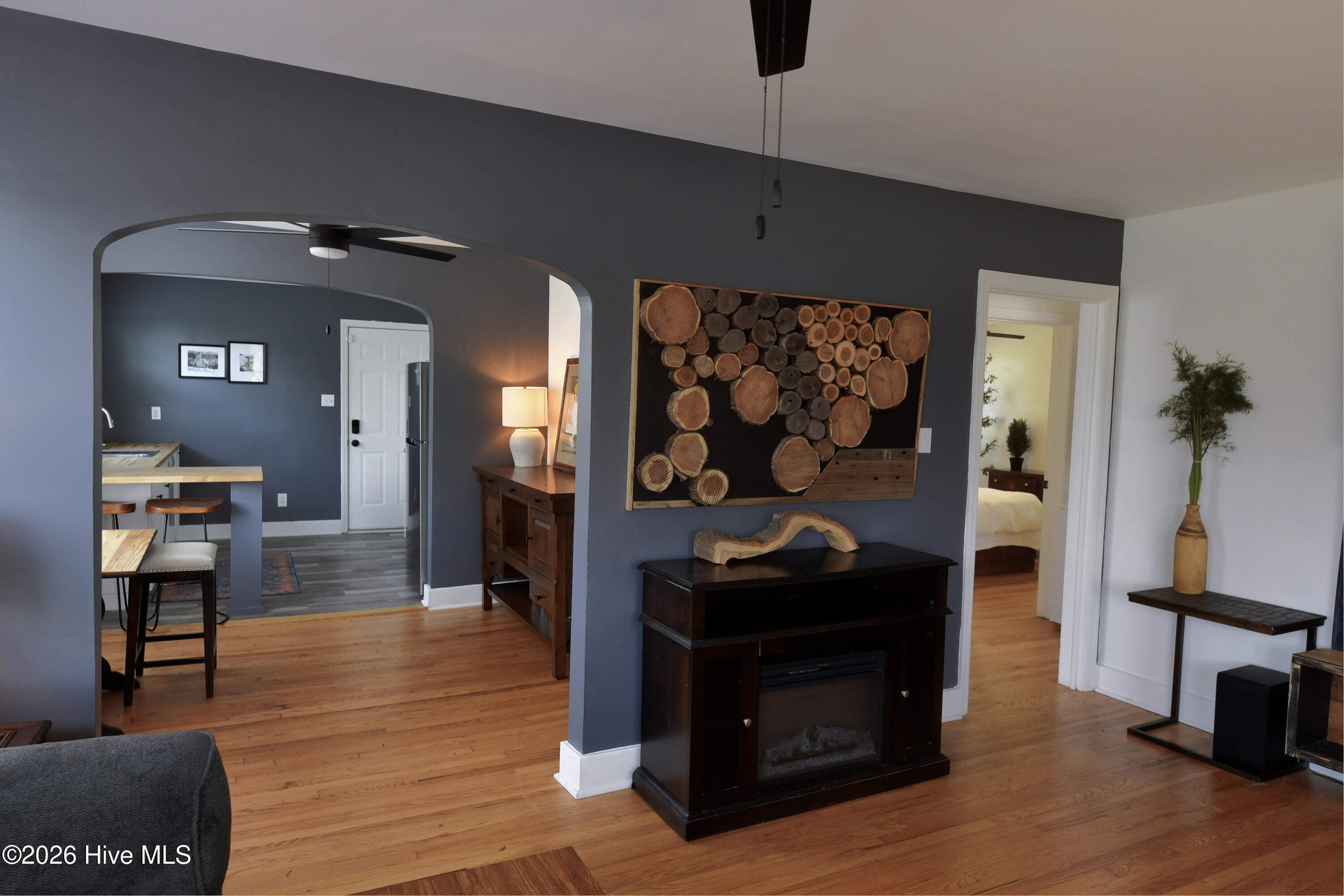 729 Heard Avenue Property Photo 4