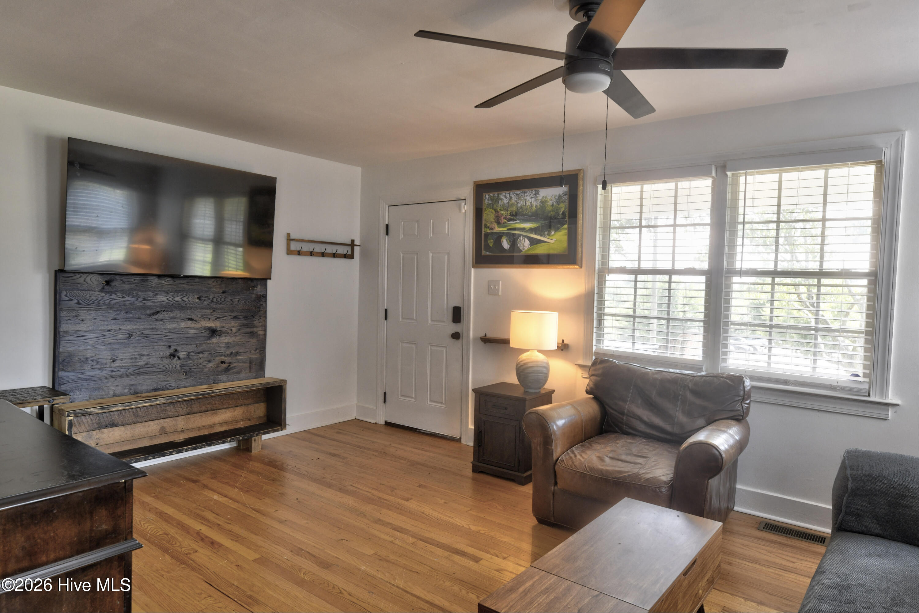 729 Heard Avenue Property Photo 5