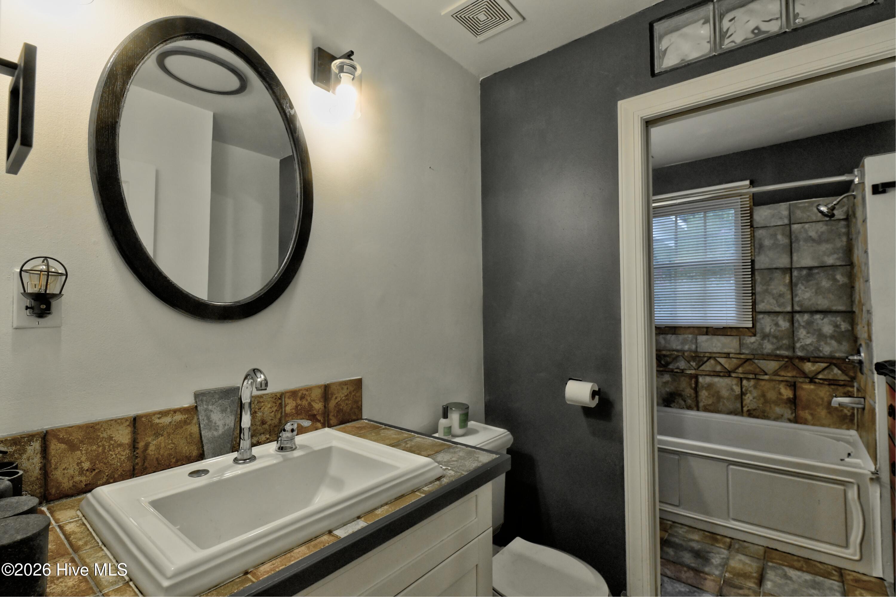 729 Heard Avenue Property Photo 13