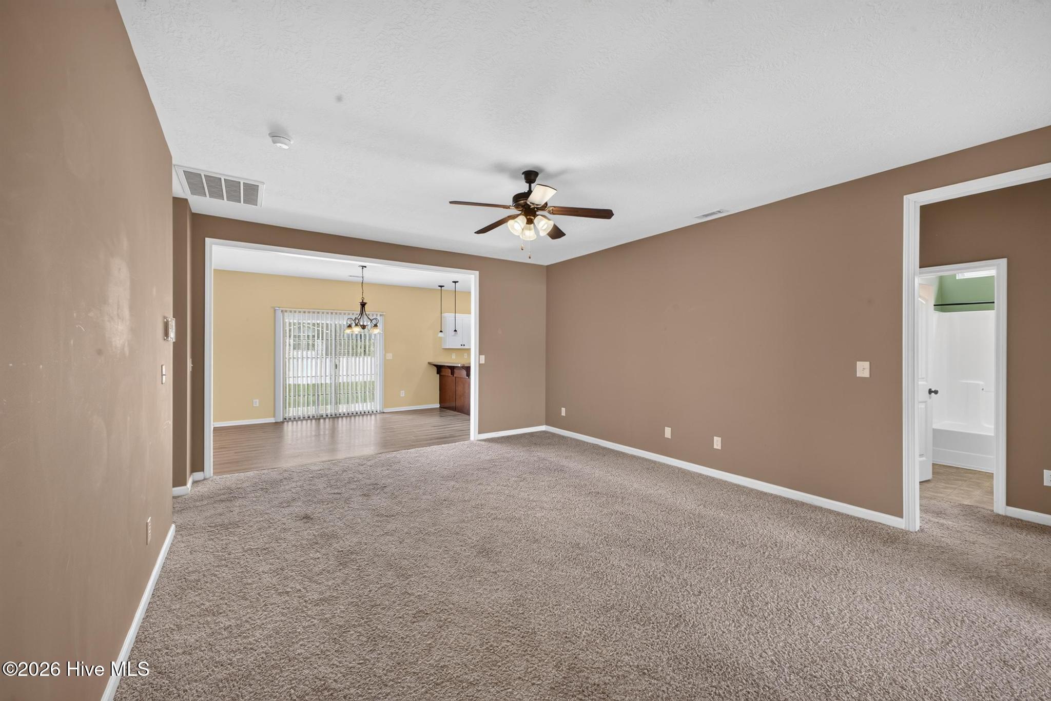 3025 Heartwood Pass Property Photo 8