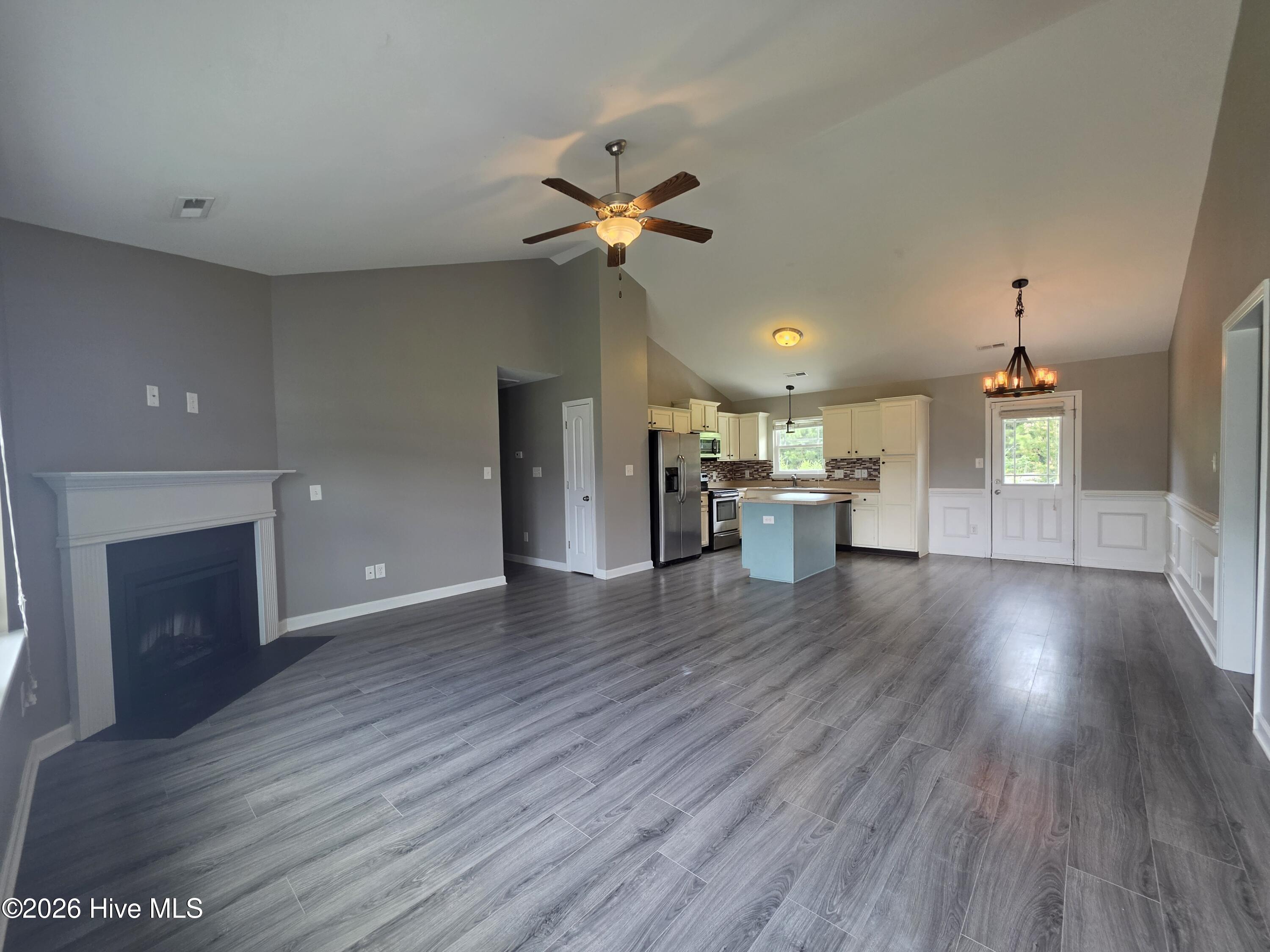 412 Mccall Drive Property Photo 4