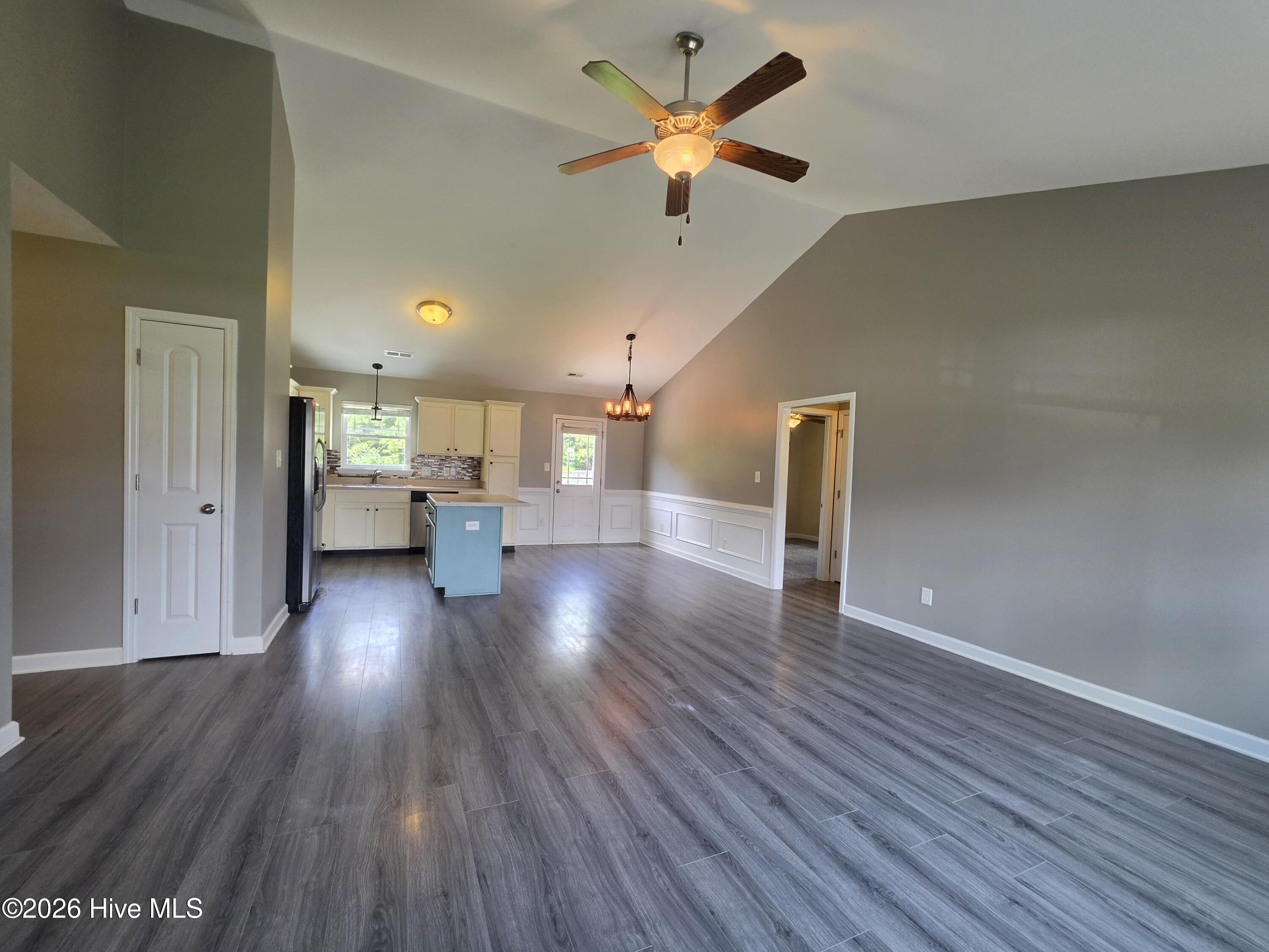 412 Mccall Drive Property Photo 5