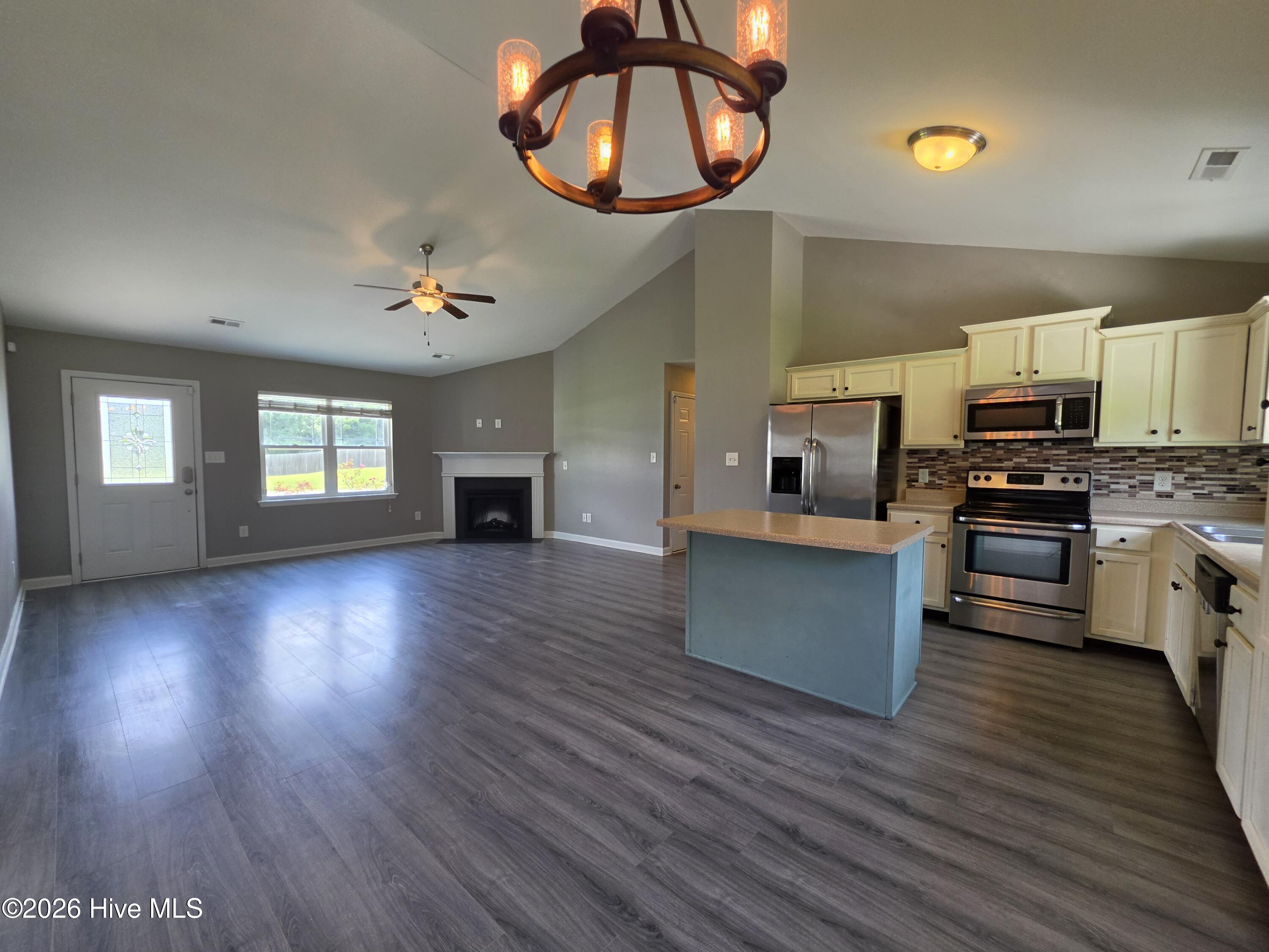 412 Mccall Drive Property Photo 6