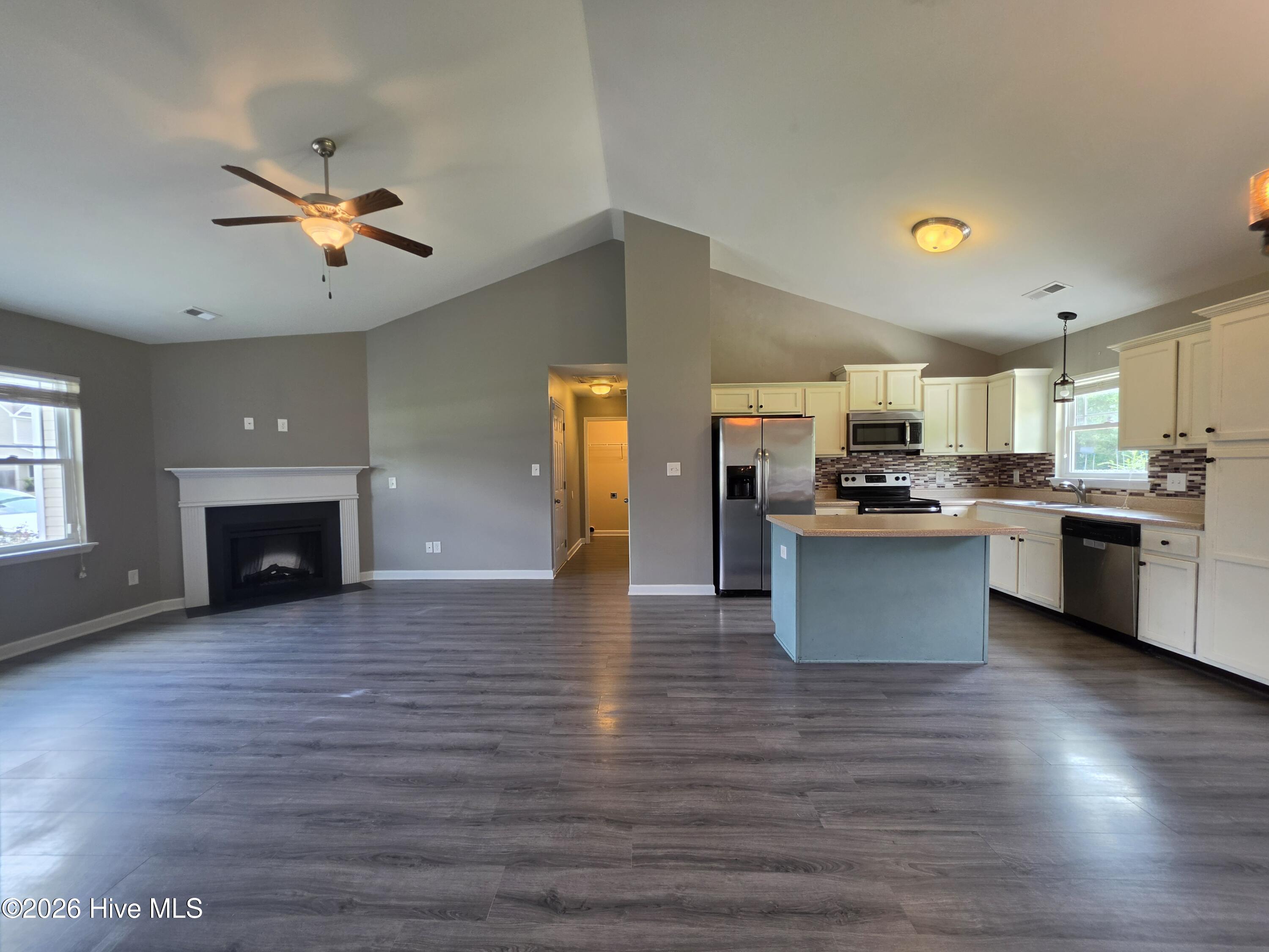 412 Mccall Drive Property Photo 8