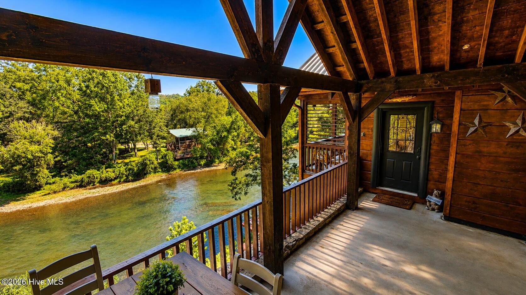 65 Running Waters Trail Property Photo 8