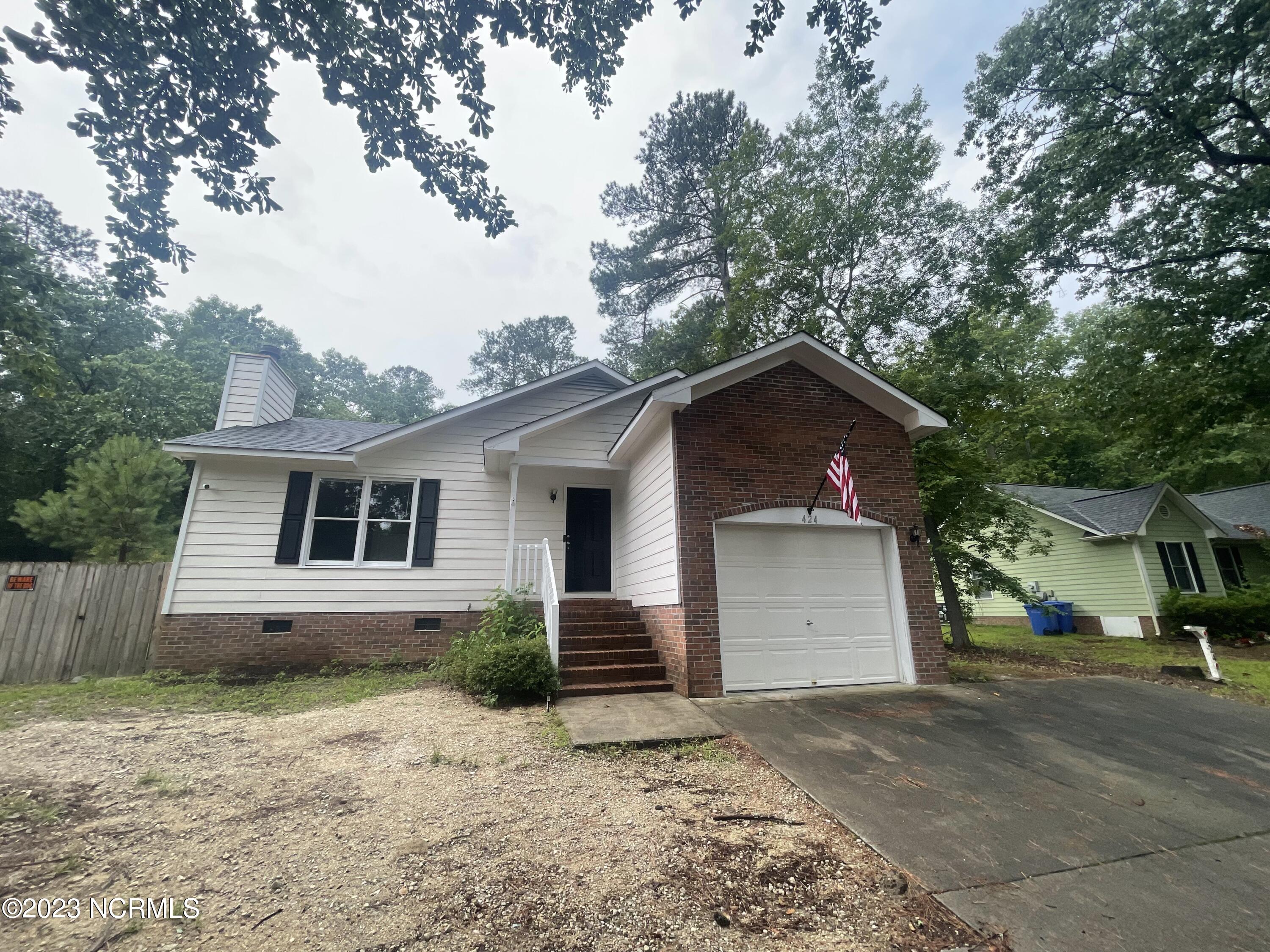 424 Randolph Avenue Property Photo 1