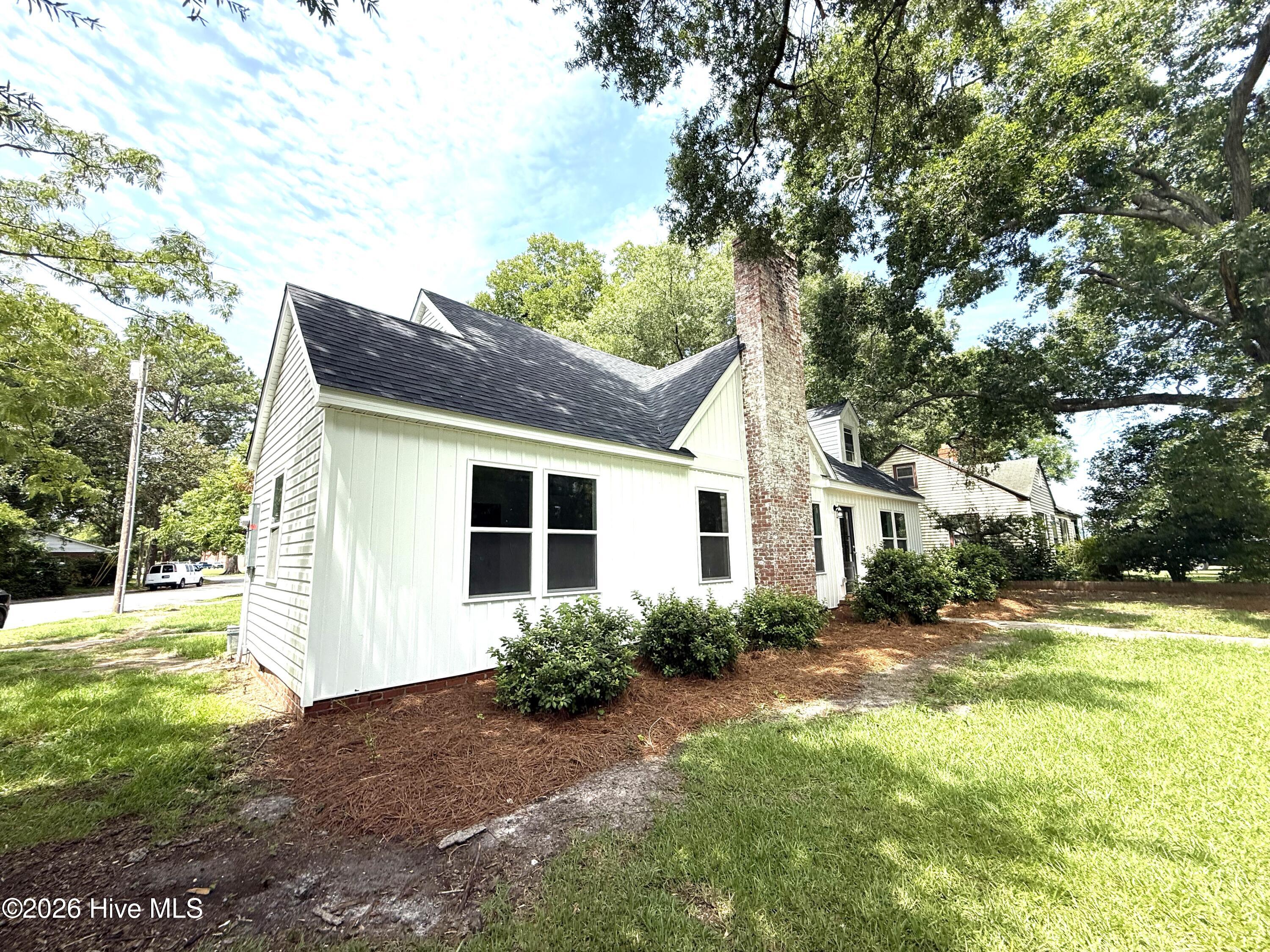403 Bordeaux Street Property Photo 3