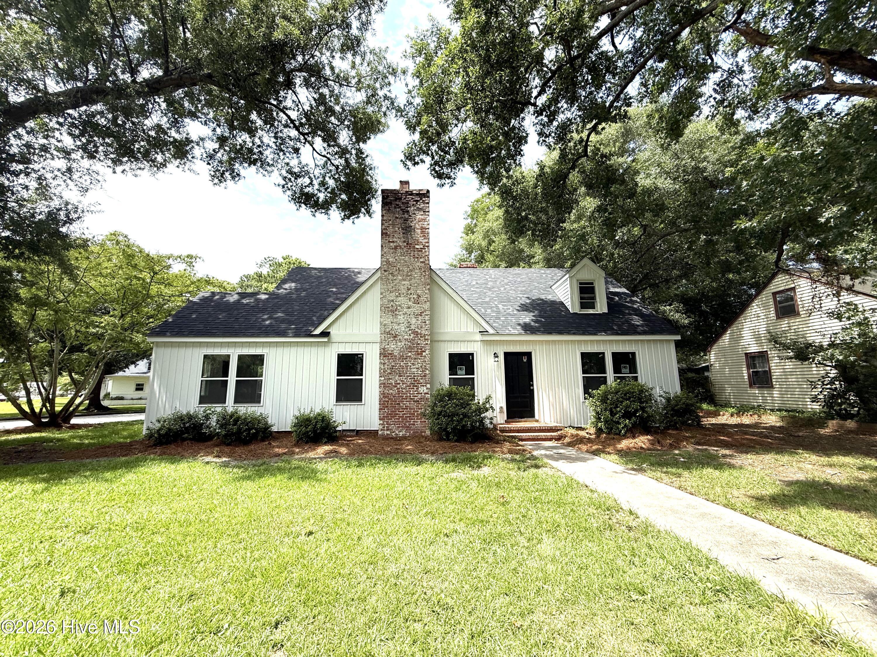 403 Bordeaux Street Property Photo 4