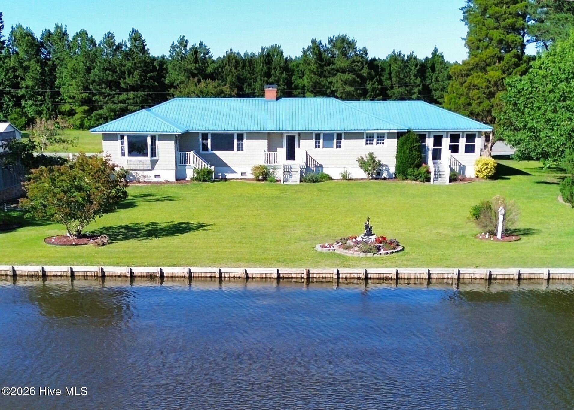 835 Foreman Lane Property Photo 1