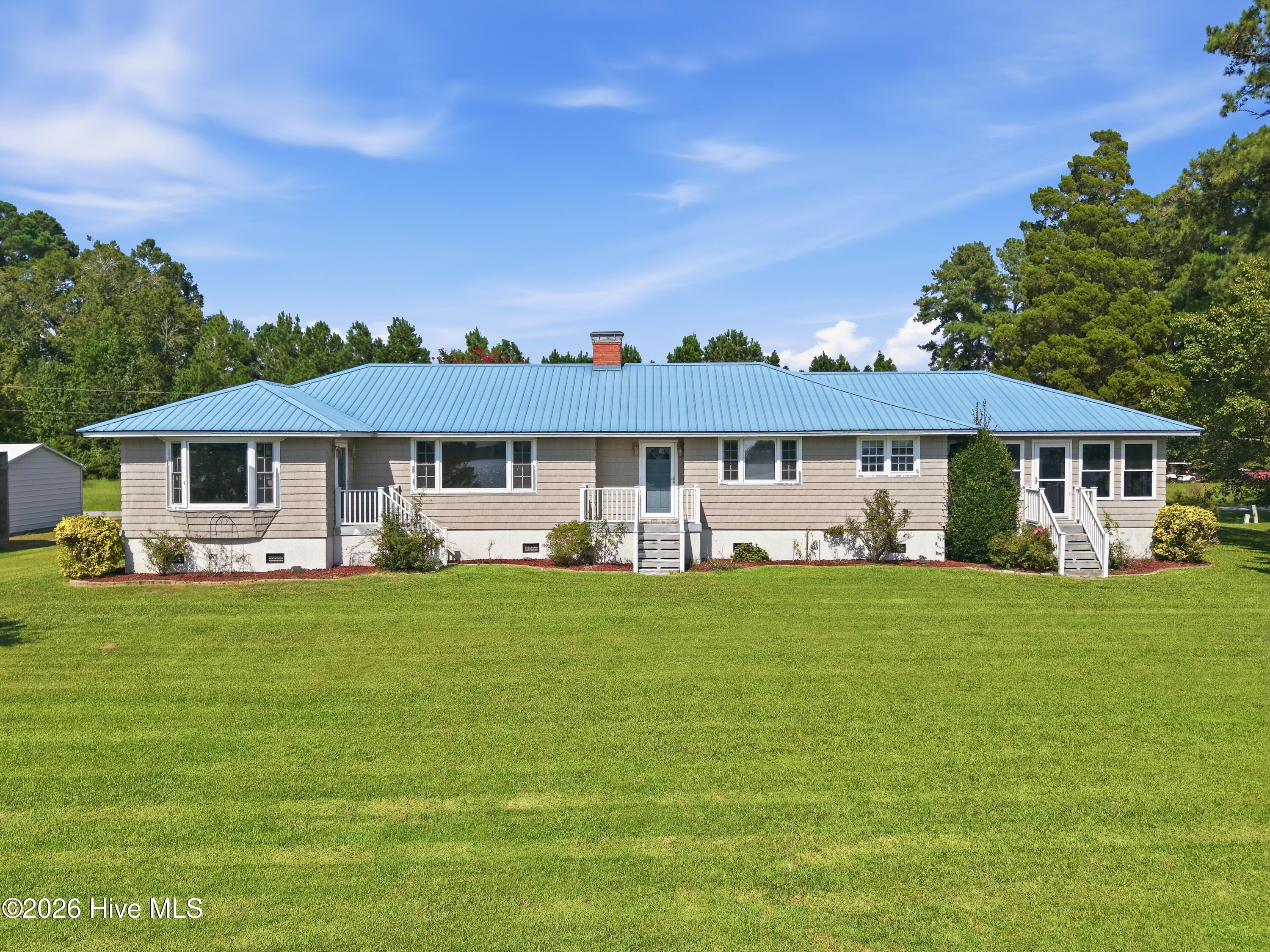 835 Foreman Lane Property Photo 3