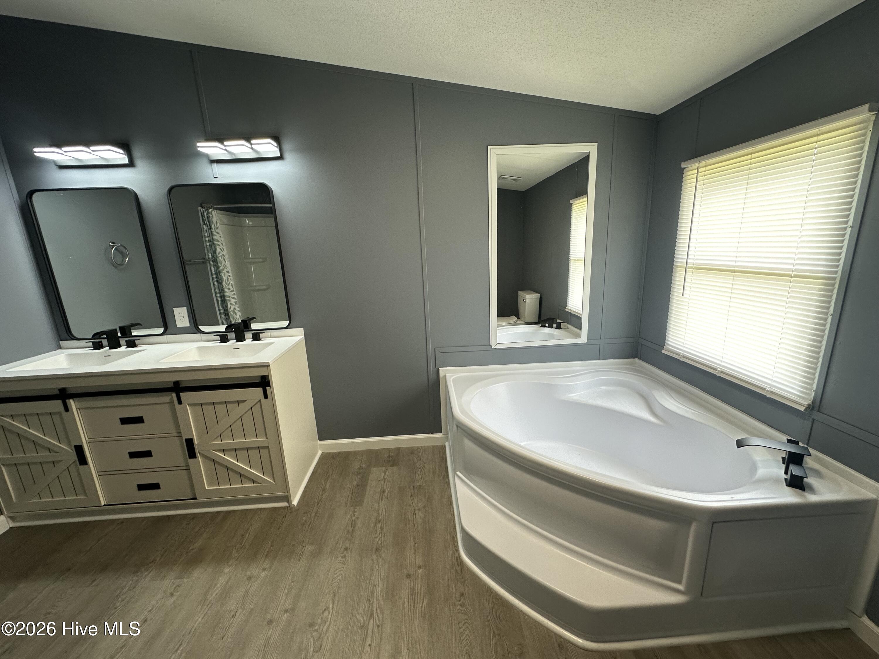 945 Katherines Place Property Photo 33
