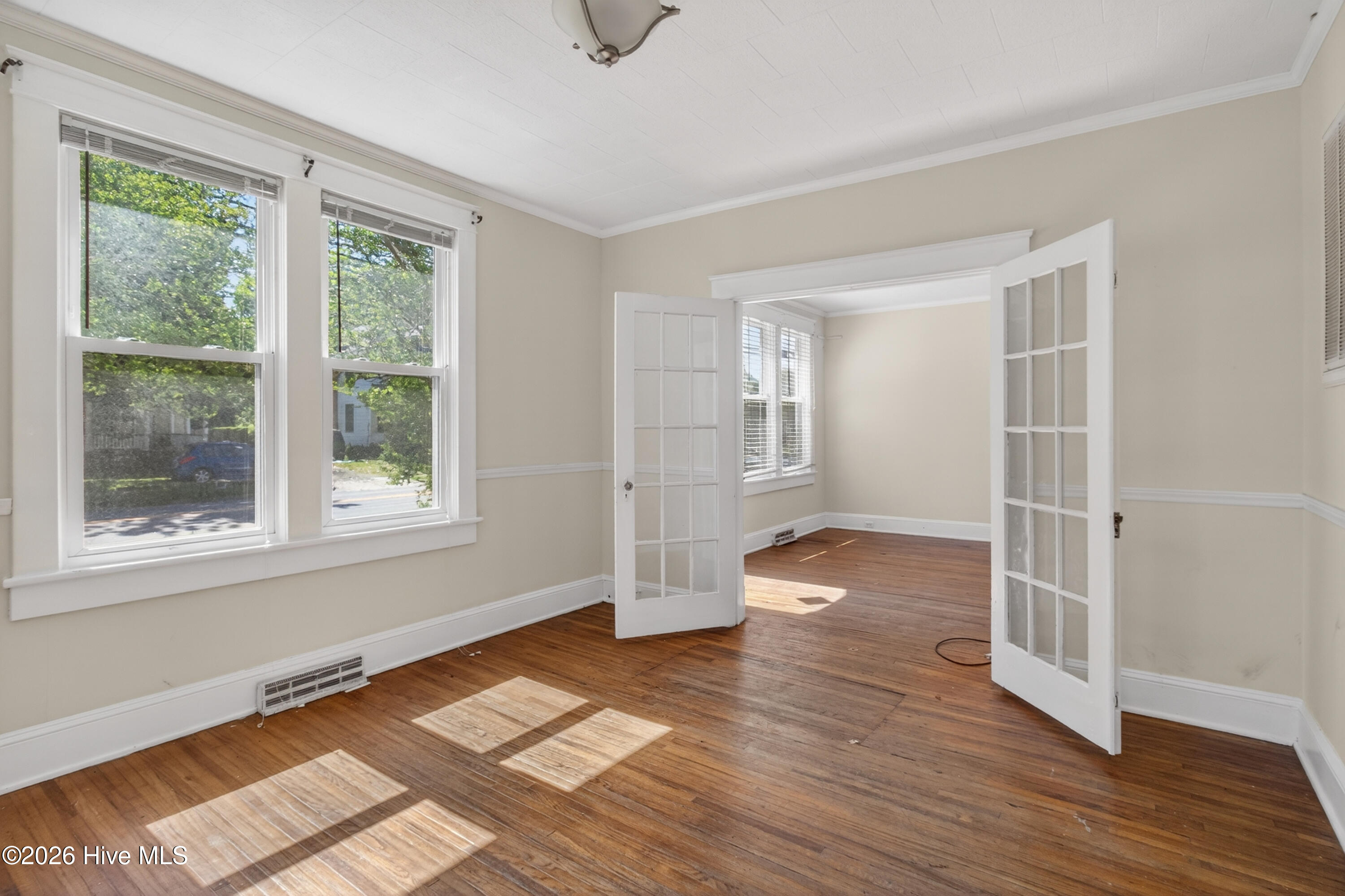 915 N Road Street Property Photo 5