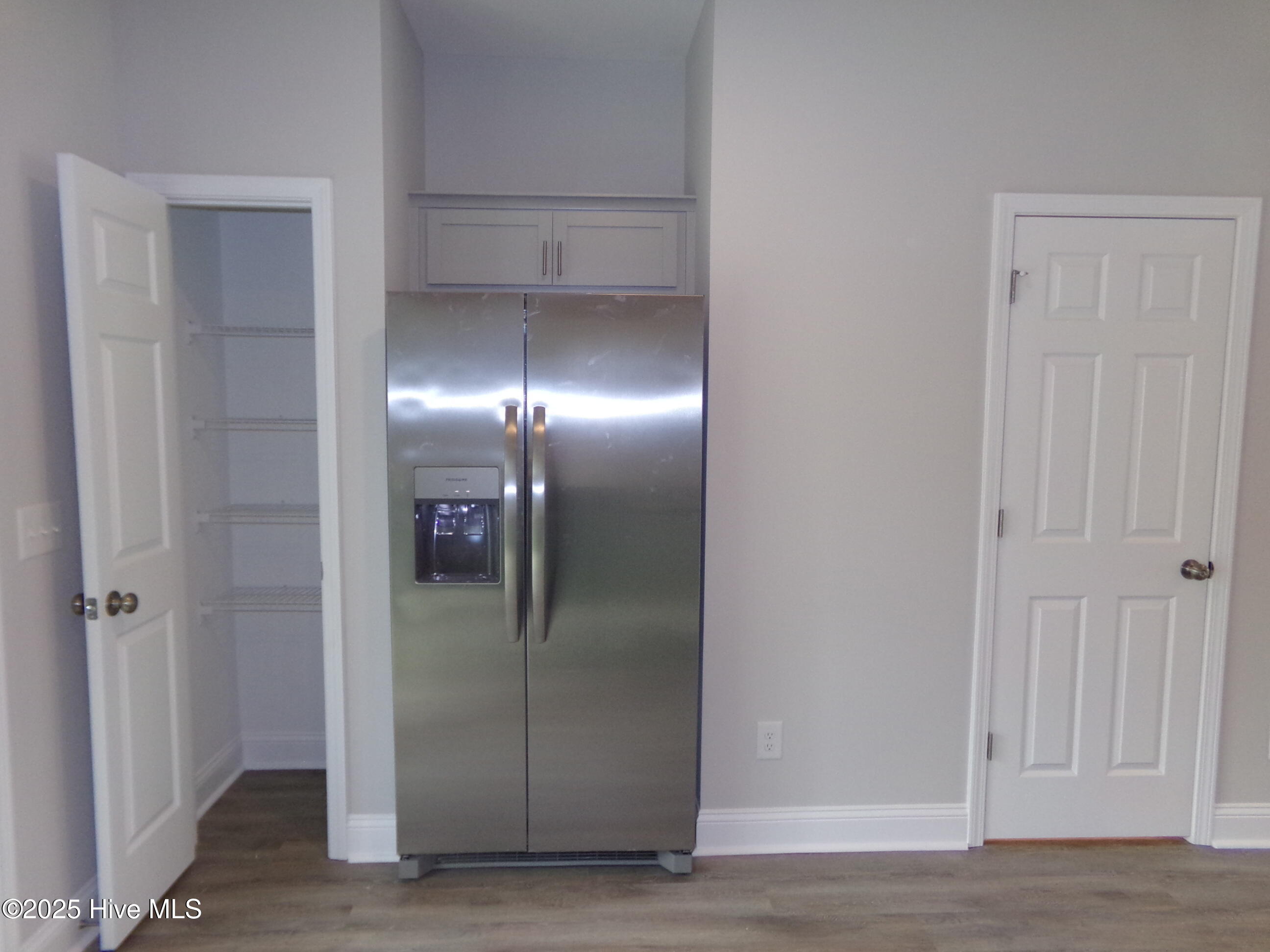 199 Loren Road Property Photo 7