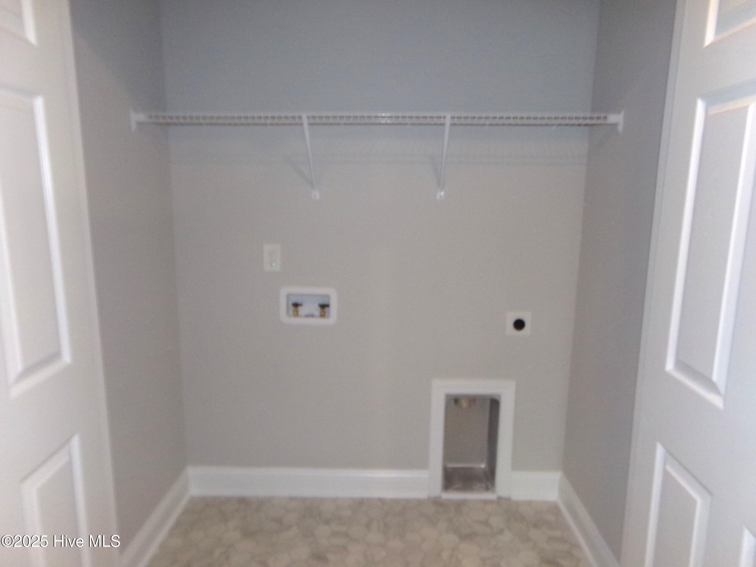 199 Loren Road Property Photo 11