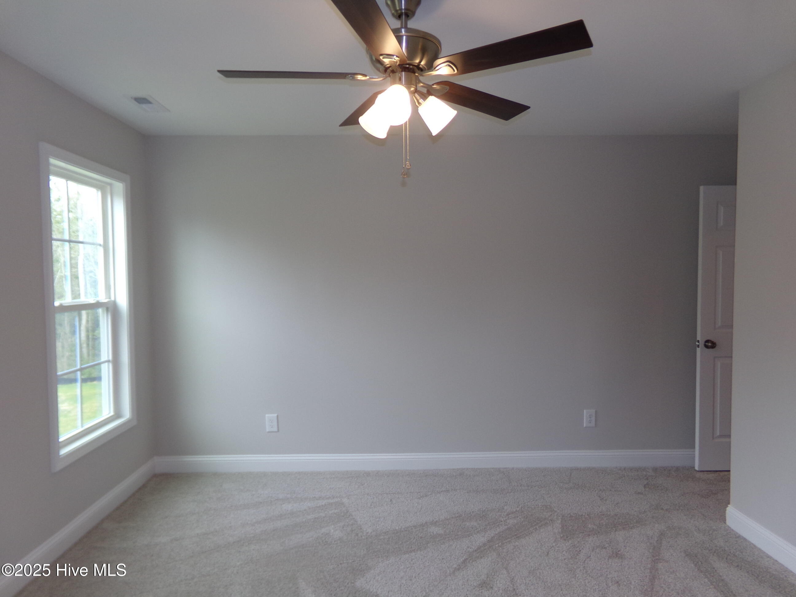 199 Loren Road Property Photo 14