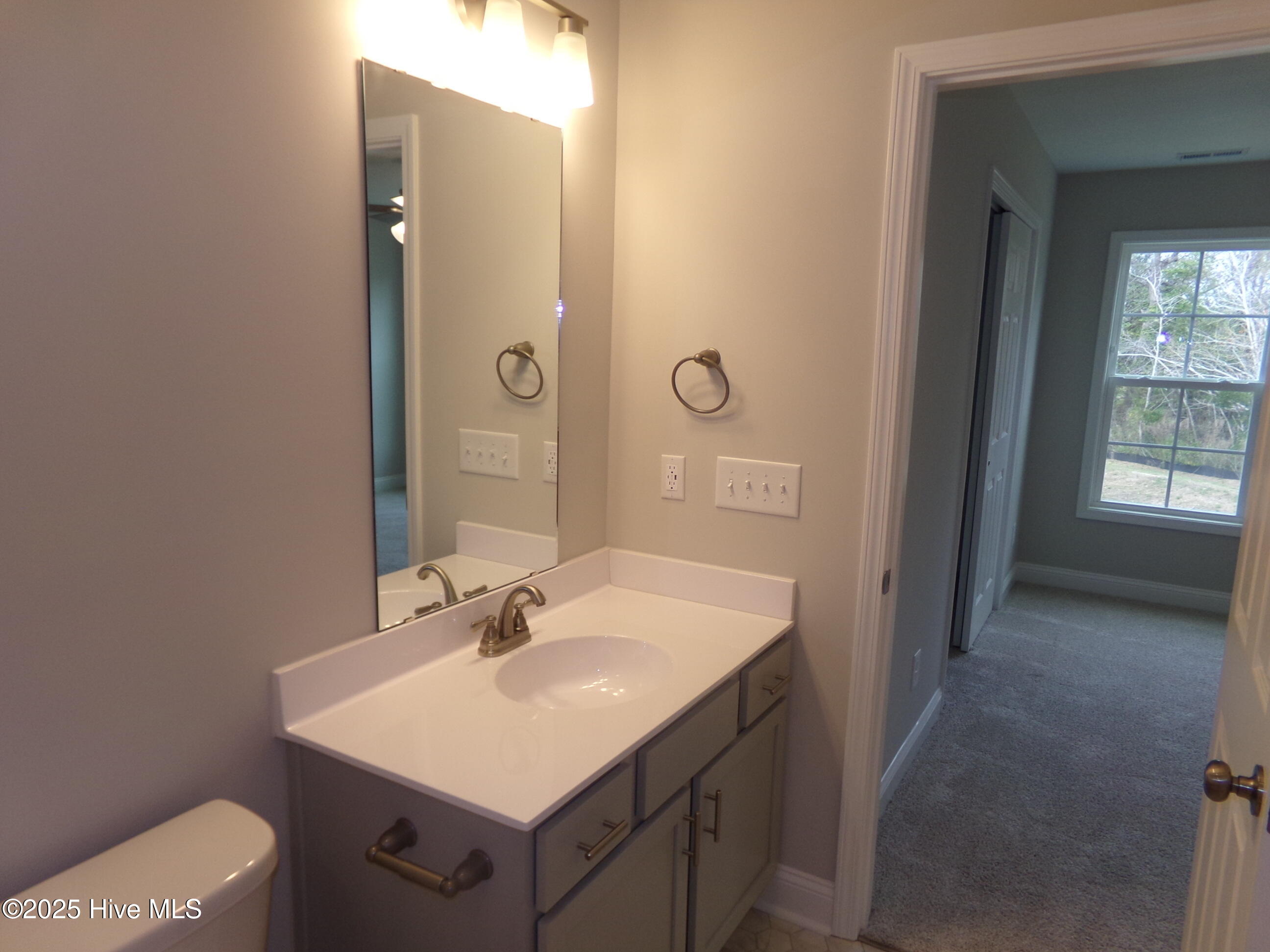 199 Loren Road Property Photo 17