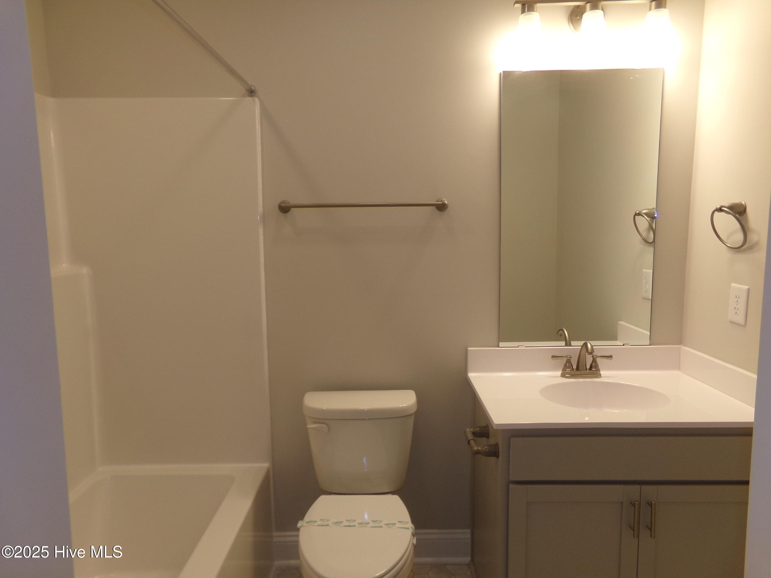 199 Loren Road Property Photo 18