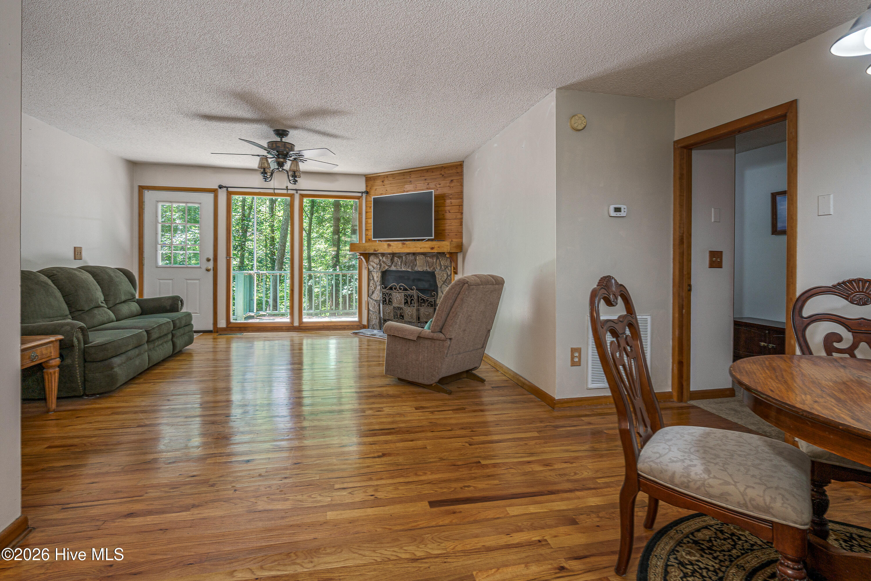 55 Laurel Spring Drive Property Photo 5