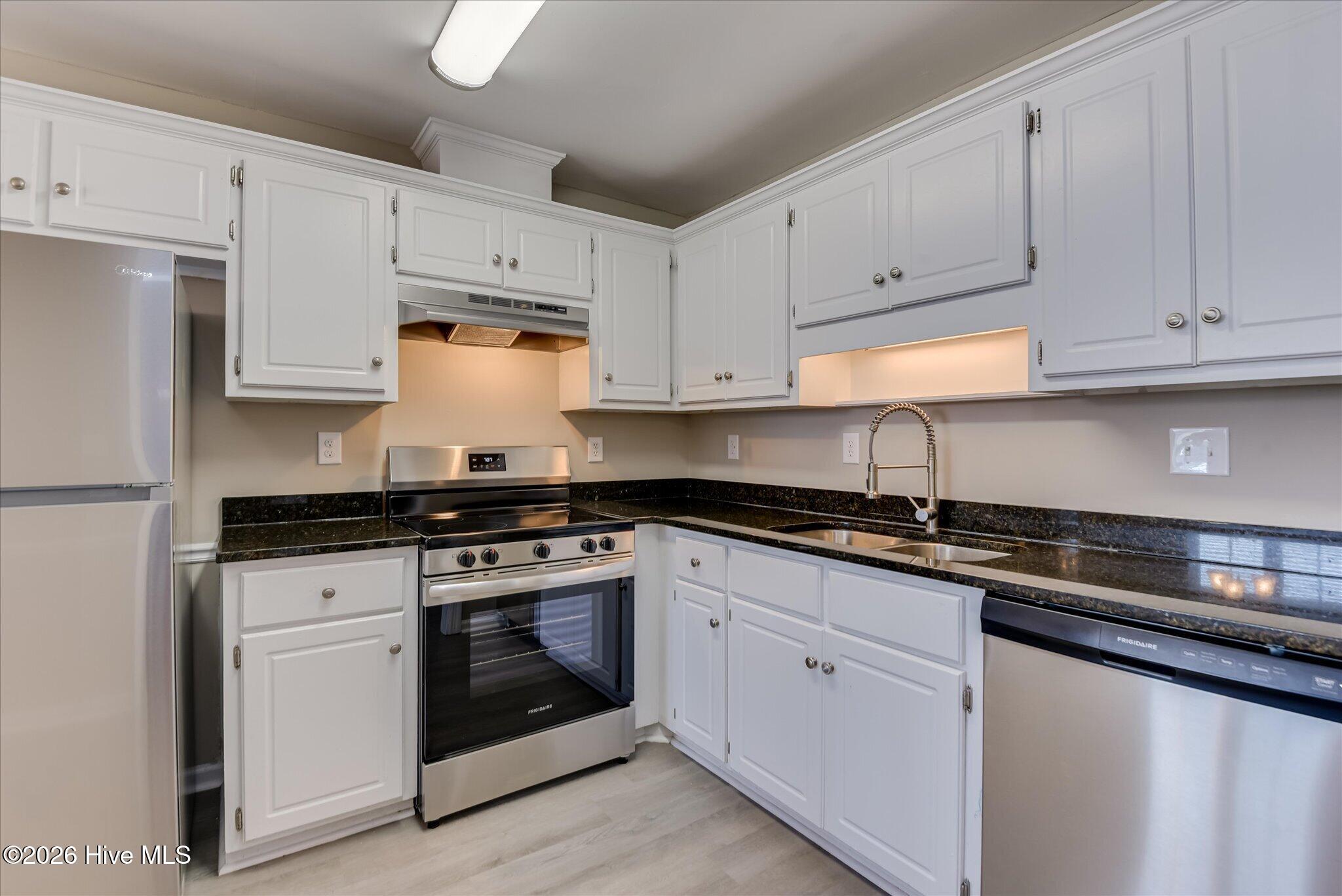 2824 Cranbrook Drive Property Photo 9