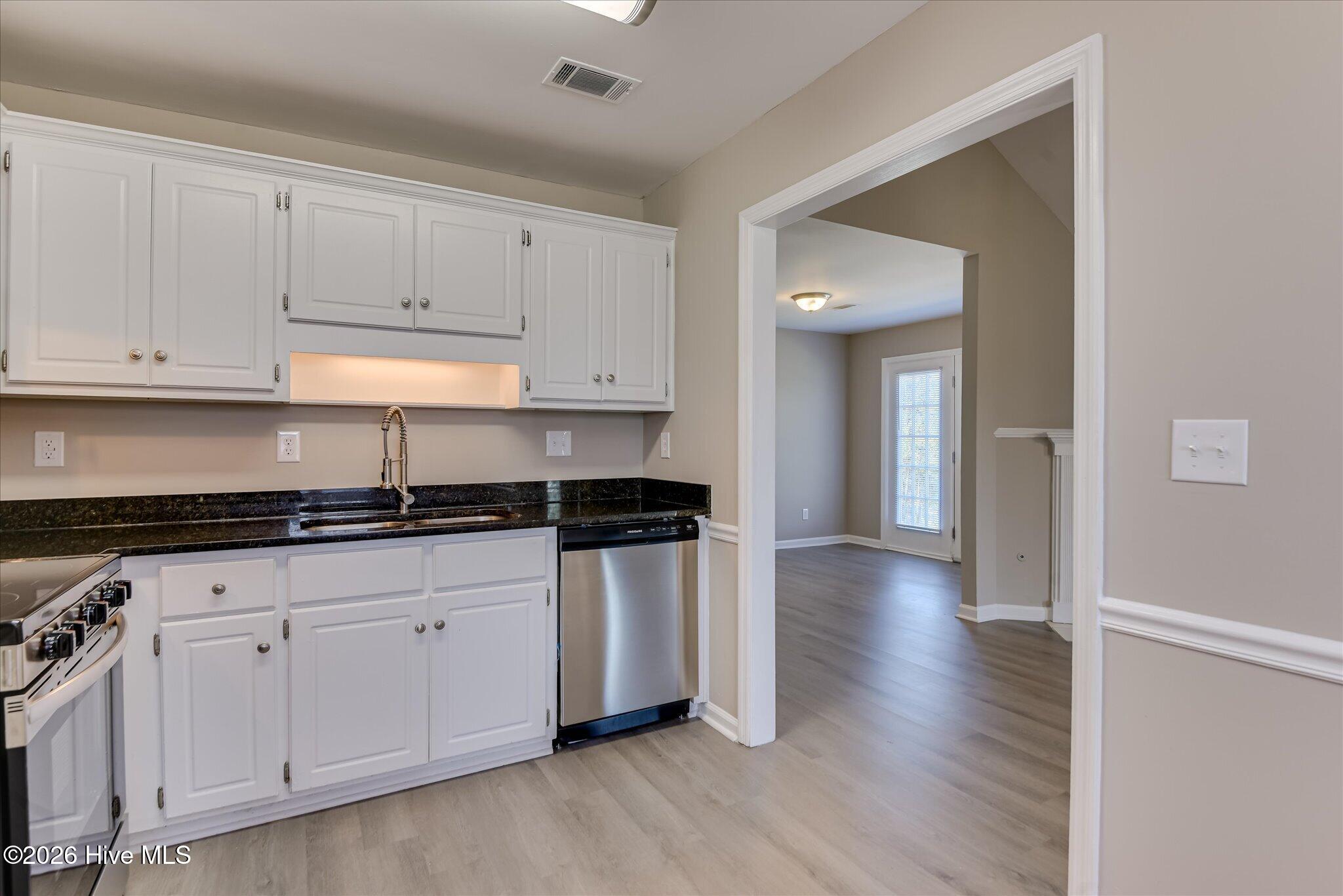 2824 Cranbrook Drive Property Photo 11