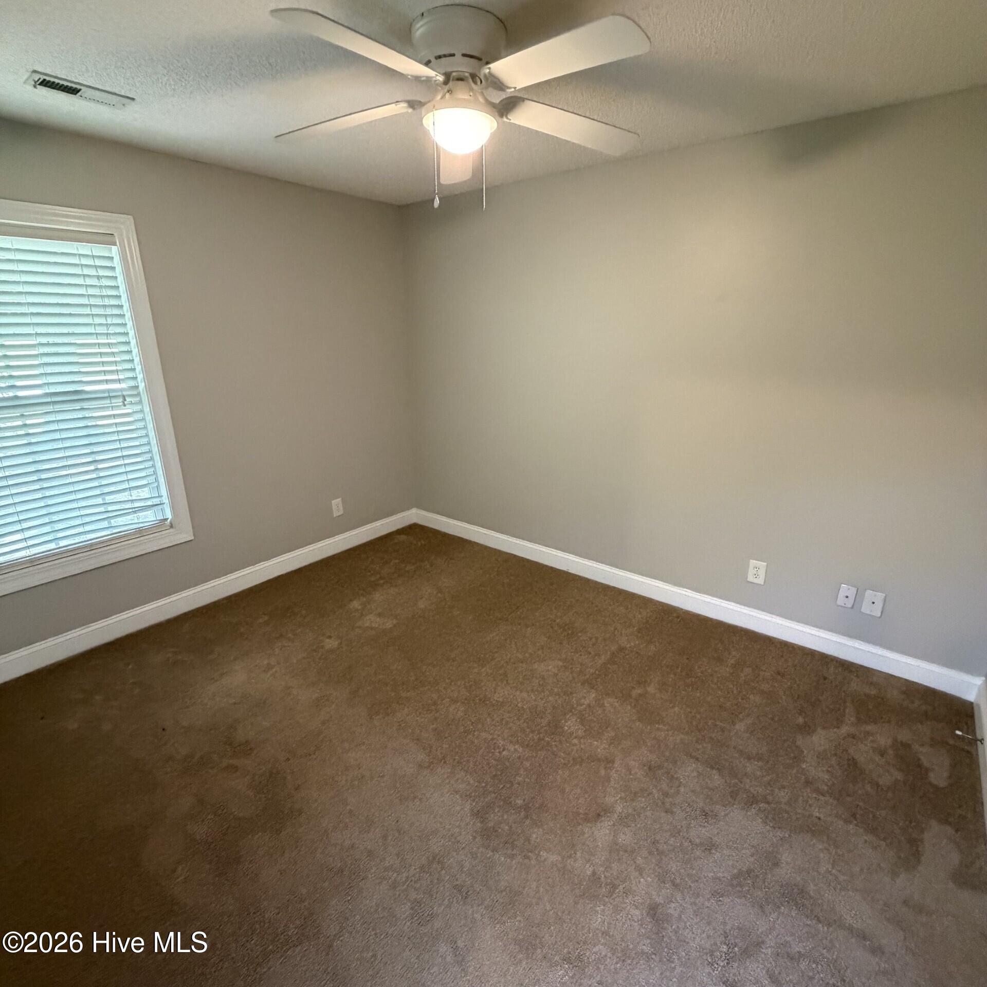 2552 Saddleback Drive B Property Photo 9