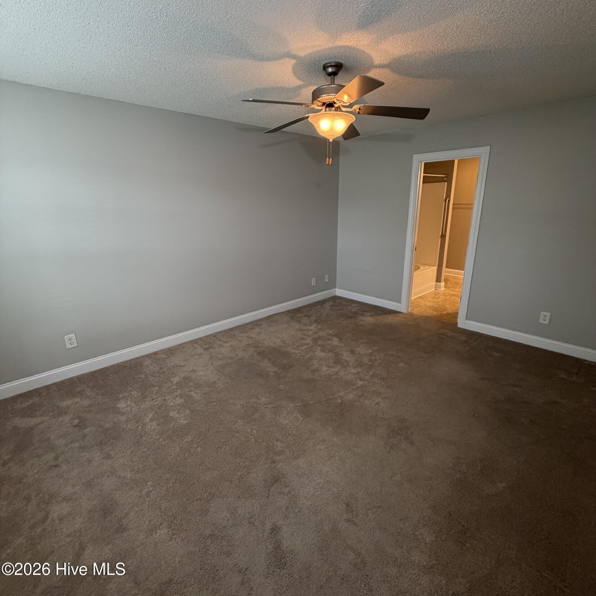 2552 Saddleback Drive B Property Photo 12