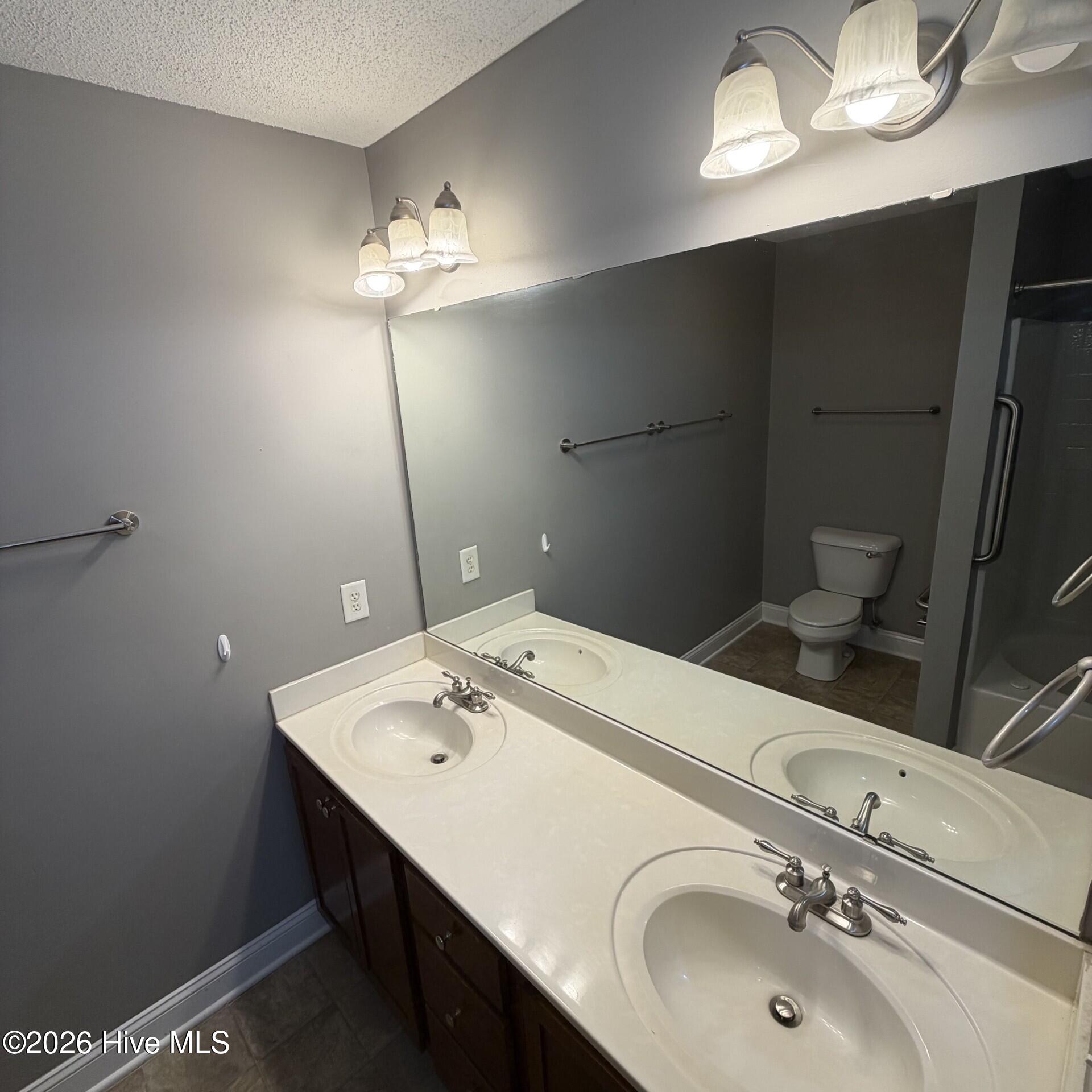 2552 Saddleback Drive B Property Photo 14