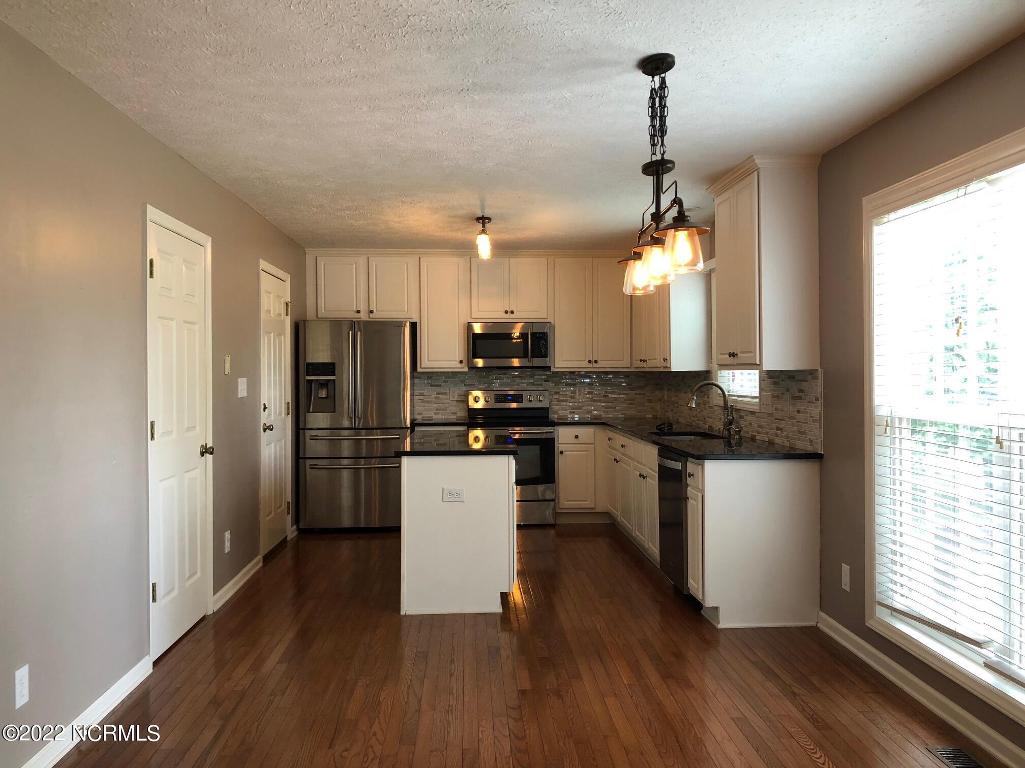 1000 Magnolia Drive Property Photo 6