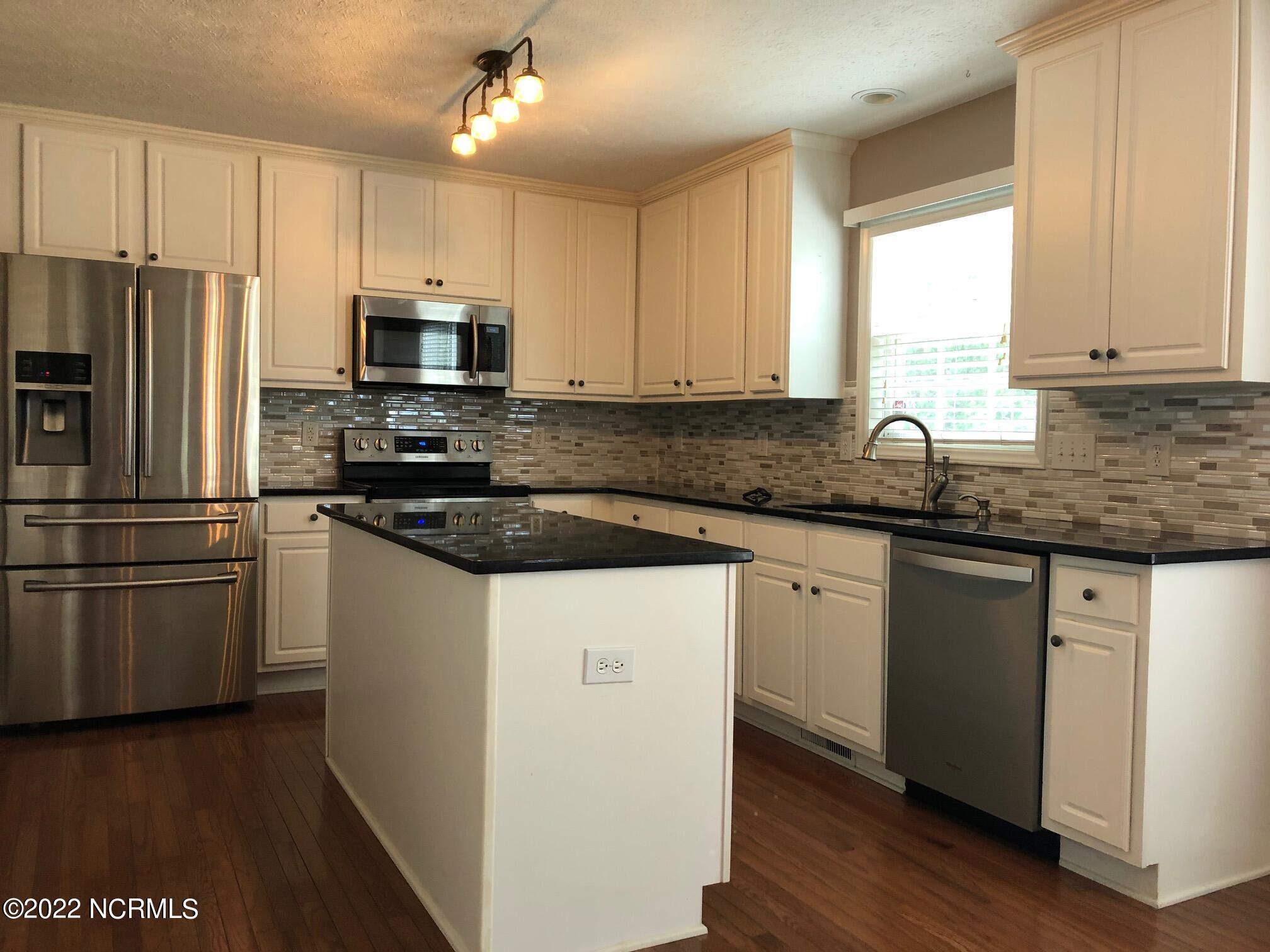 1000 Magnolia Drive Property Photo 8