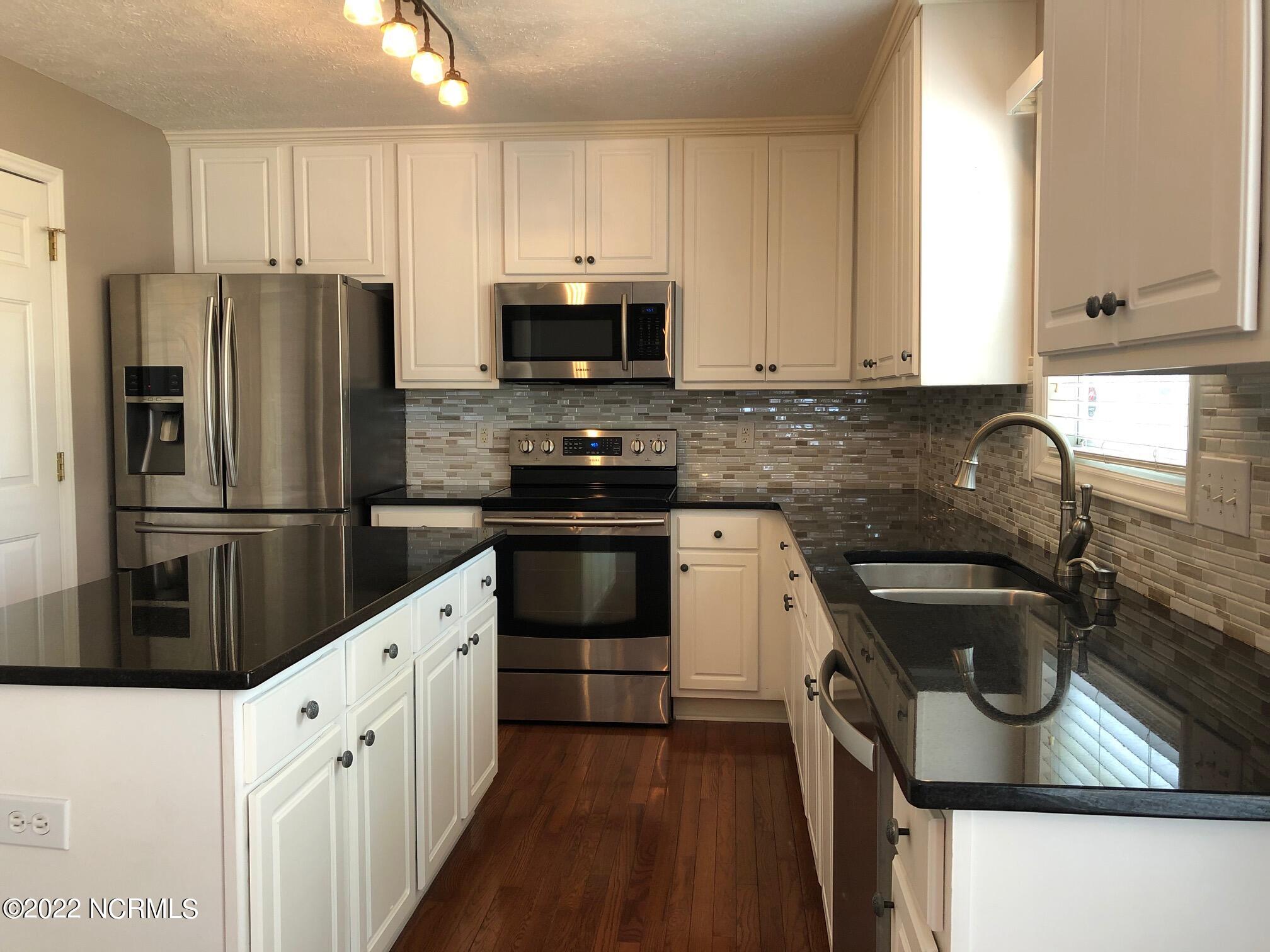 1000 Magnolia Drive Property Photo 12