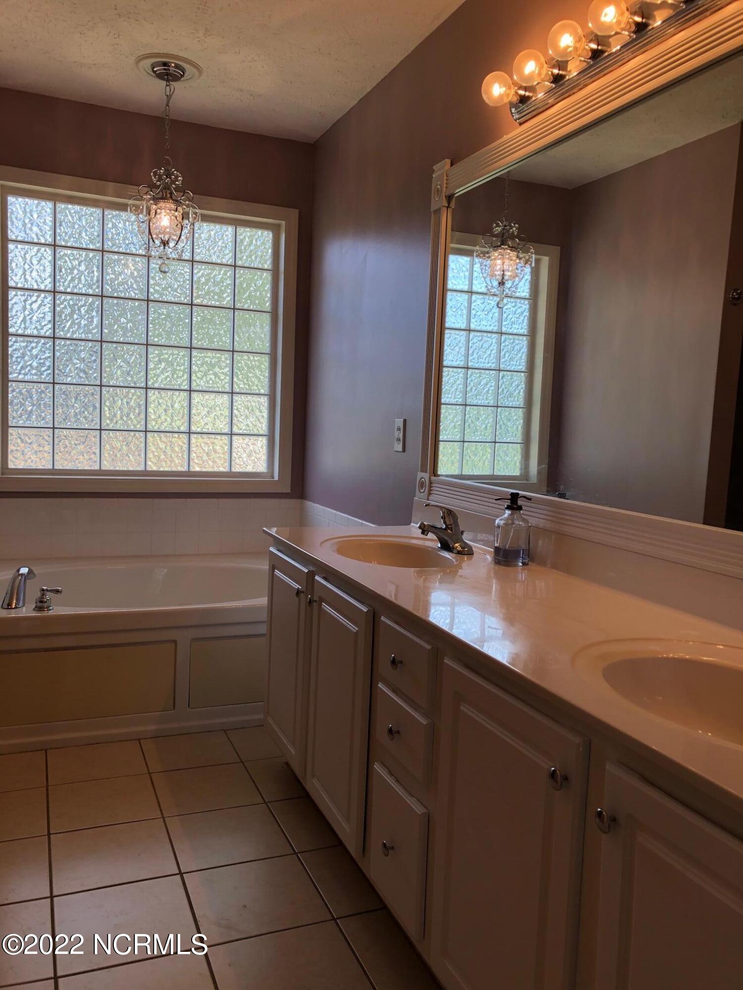 1000 Magnolia Drive Property Photo 15