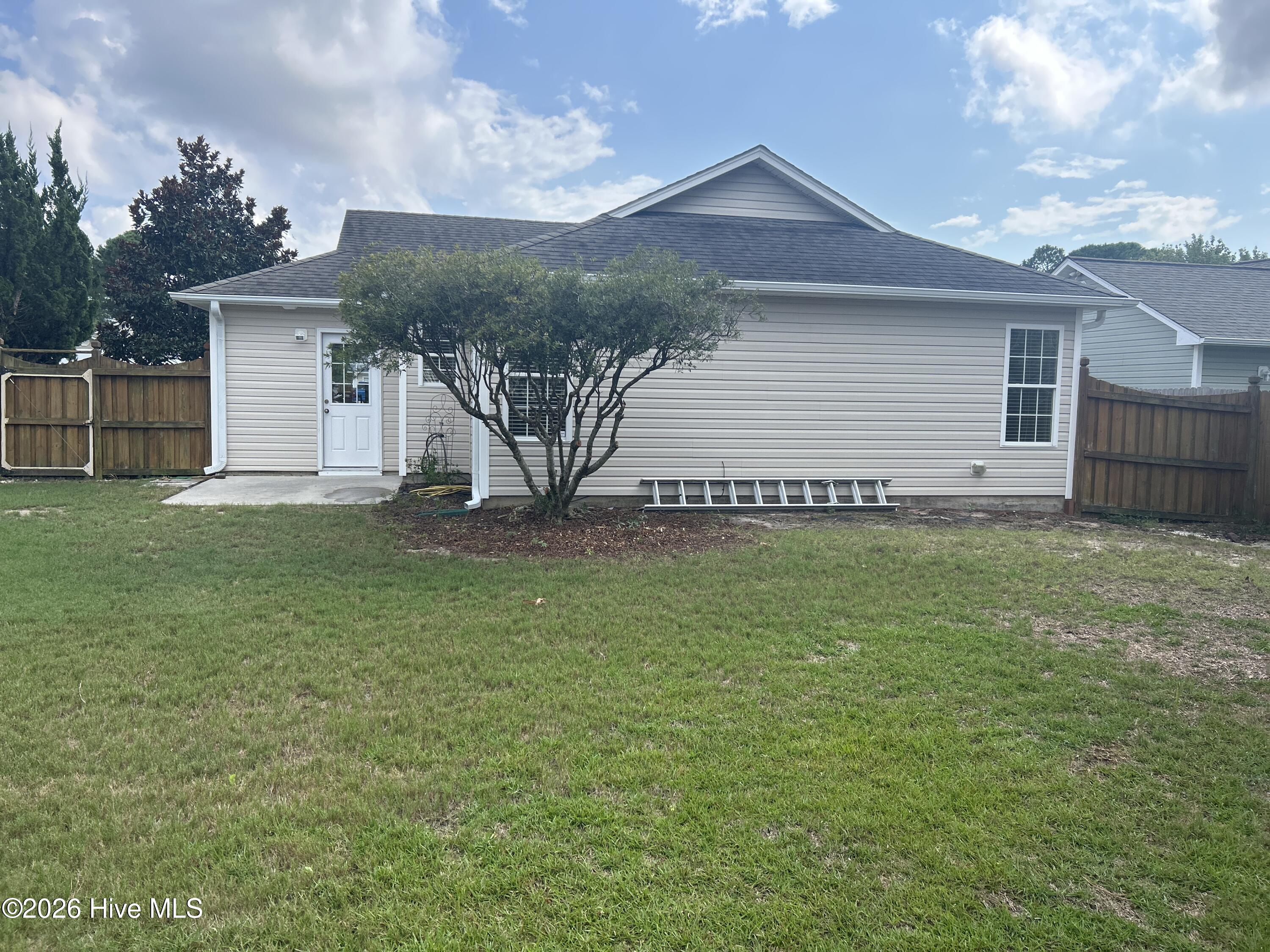 605 Tisbury Lane Property Photo 4