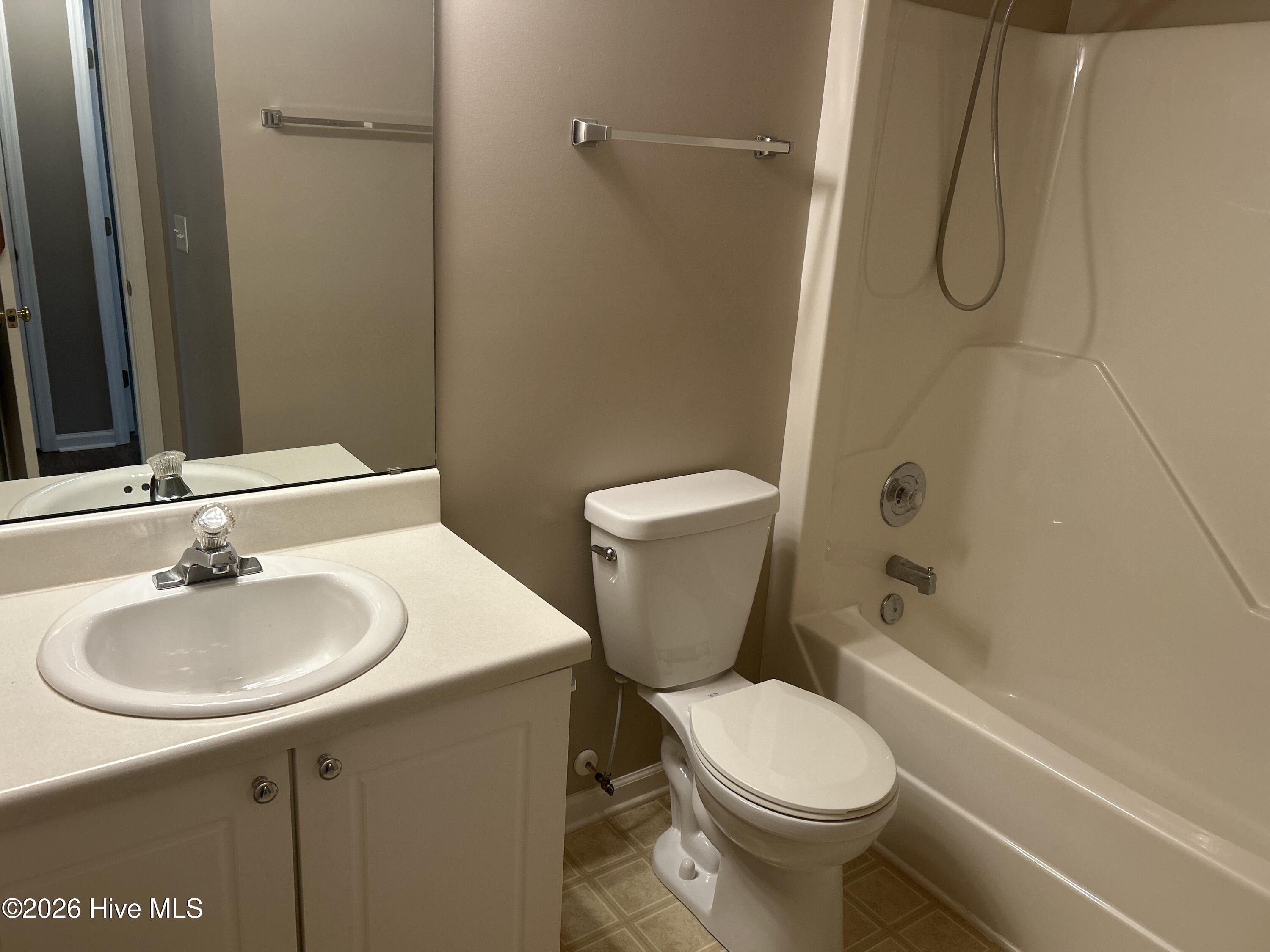 605 Tisbury Lane Property Photo 10