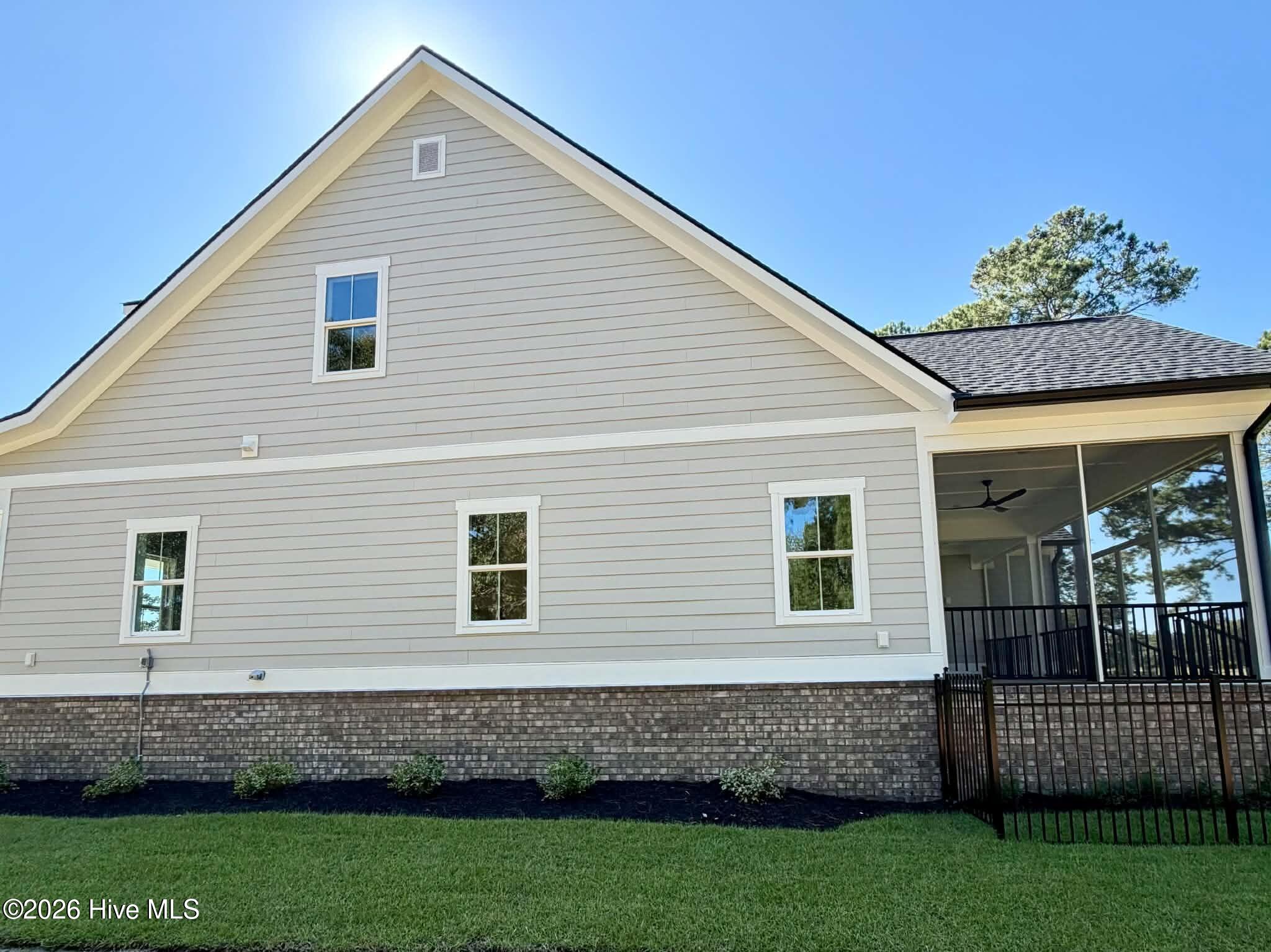 550 Glenburnie Street Nw Property Photo 5