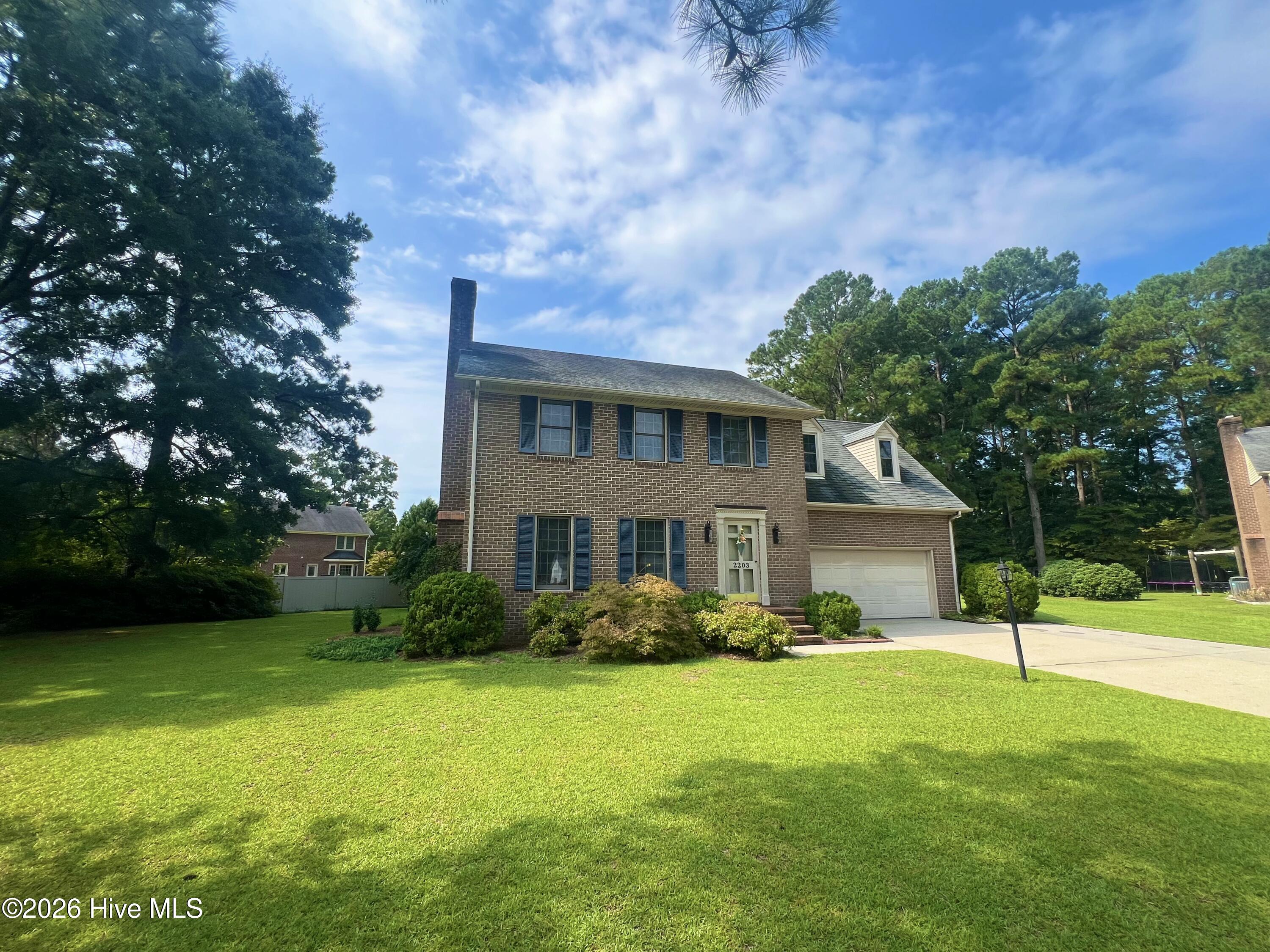 2203 Acorn Circle Property Photo 2