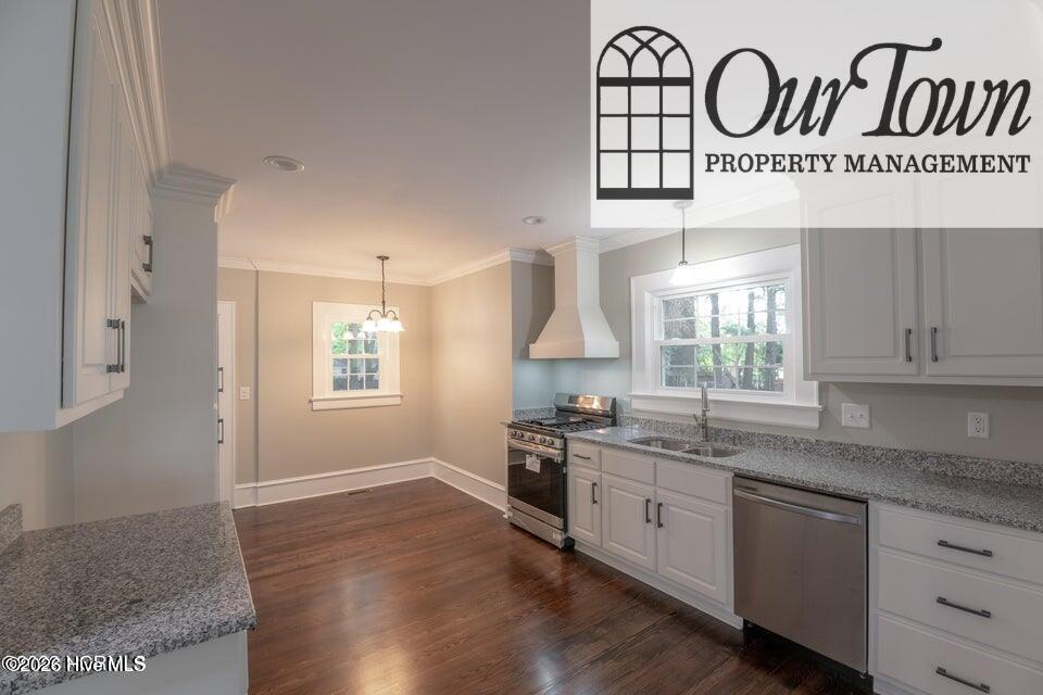 606 Clark Avenue Ne Property Photo 5
