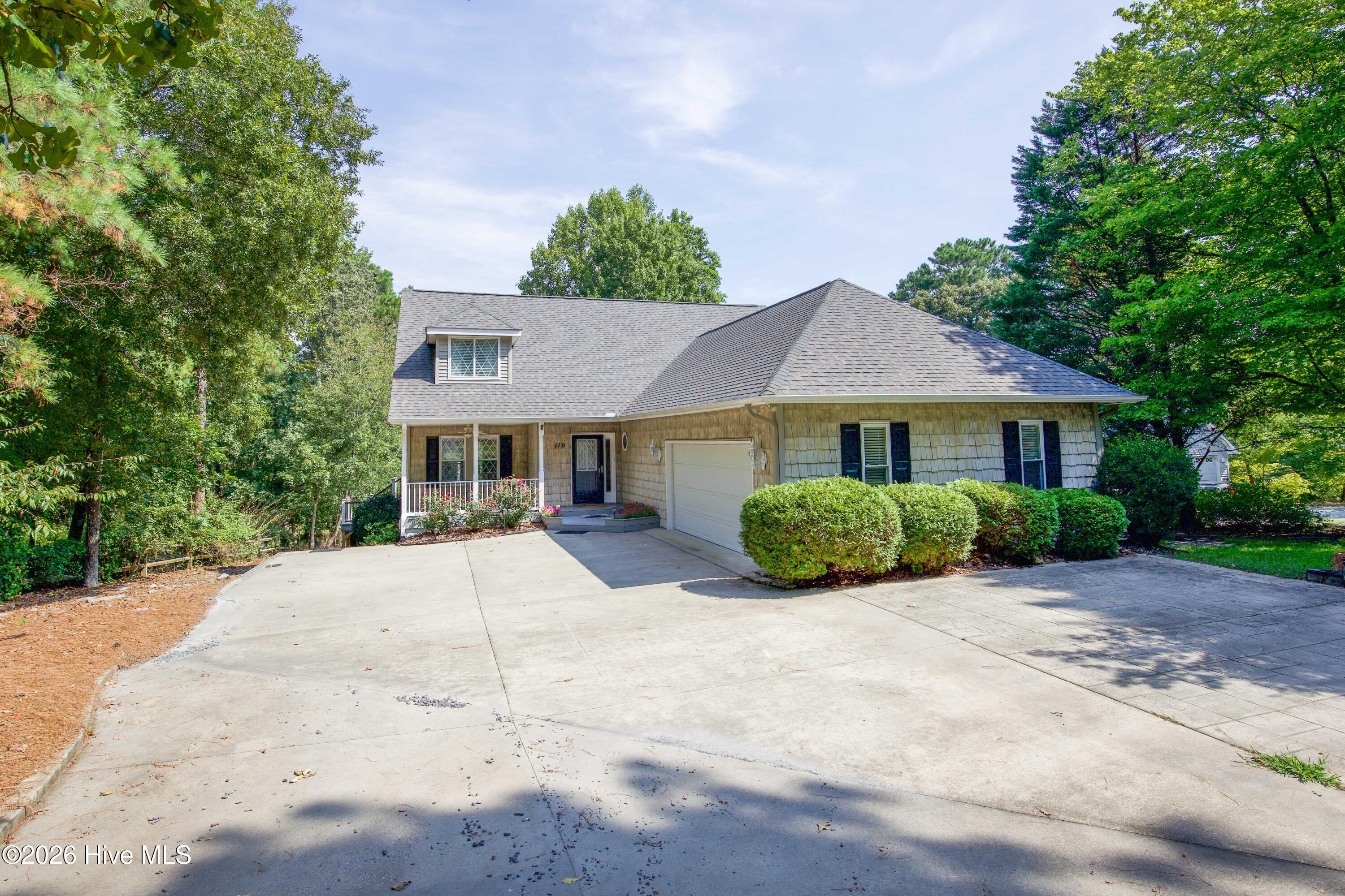 110 Sandspur Lane Property Photo 1