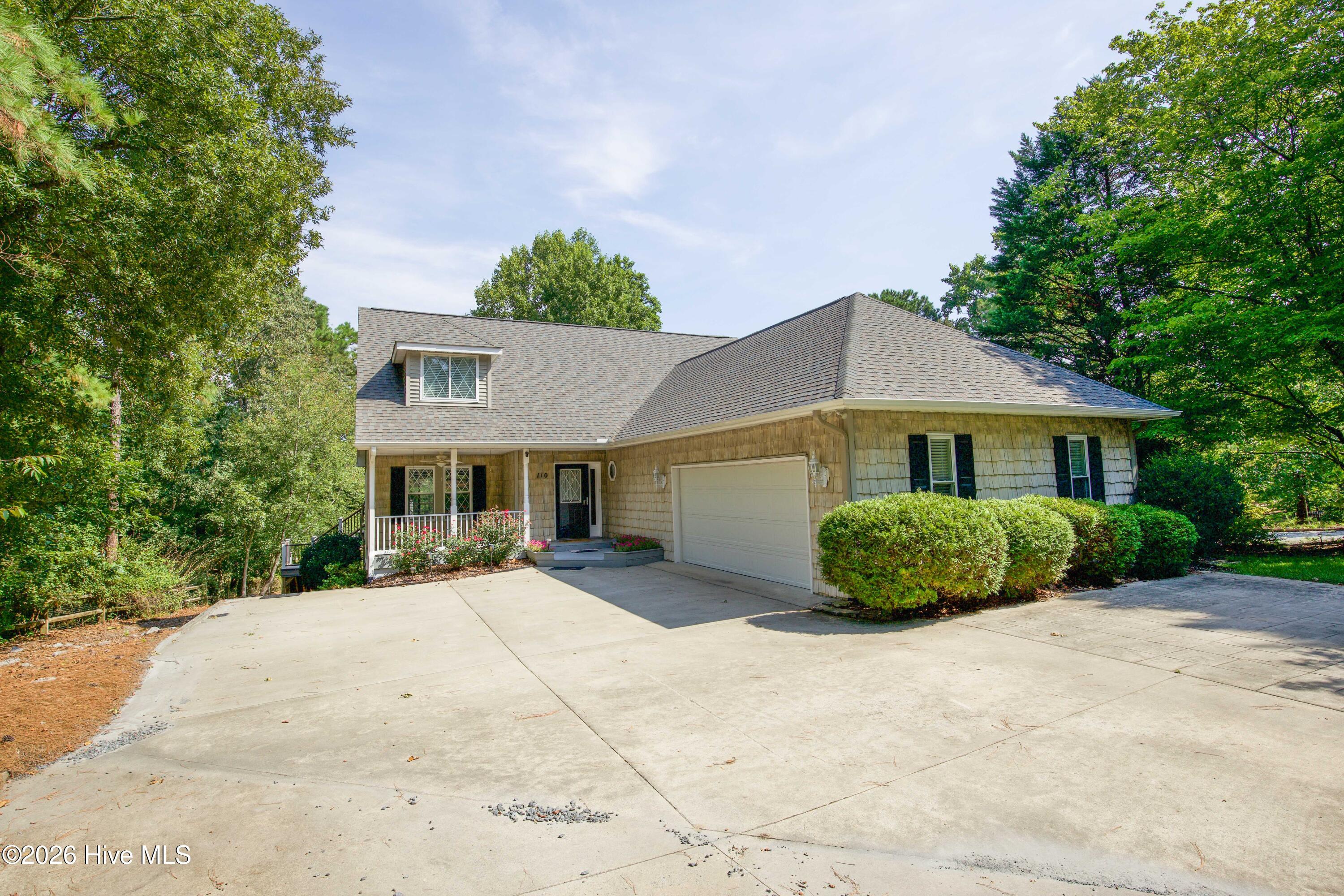 110 Sandspur Lane Property Photo 3